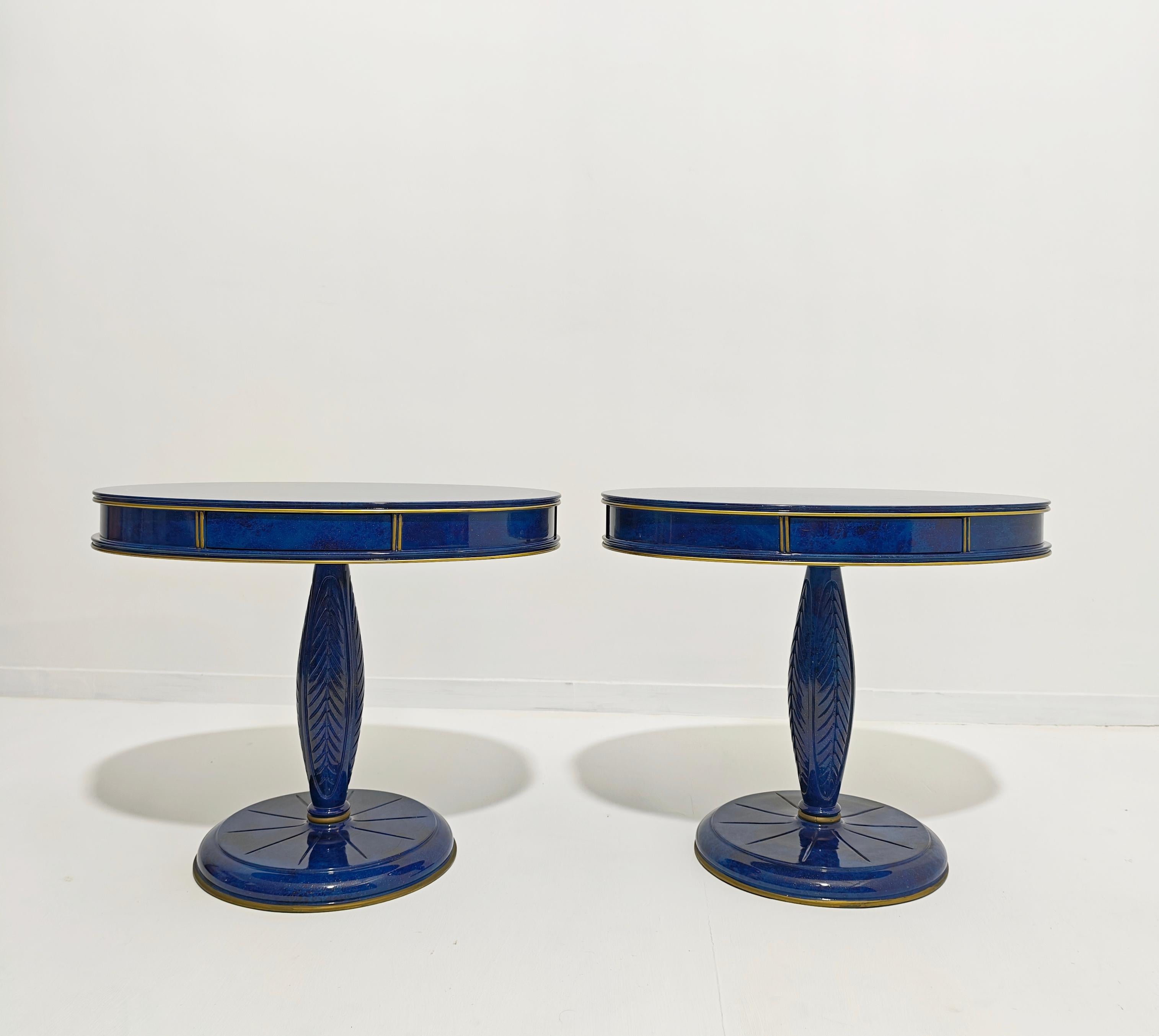 Pair of wooden bedside tables attributed to Annibale Colombo Italy 1980s Excellent état - En vente à Palermo, IT