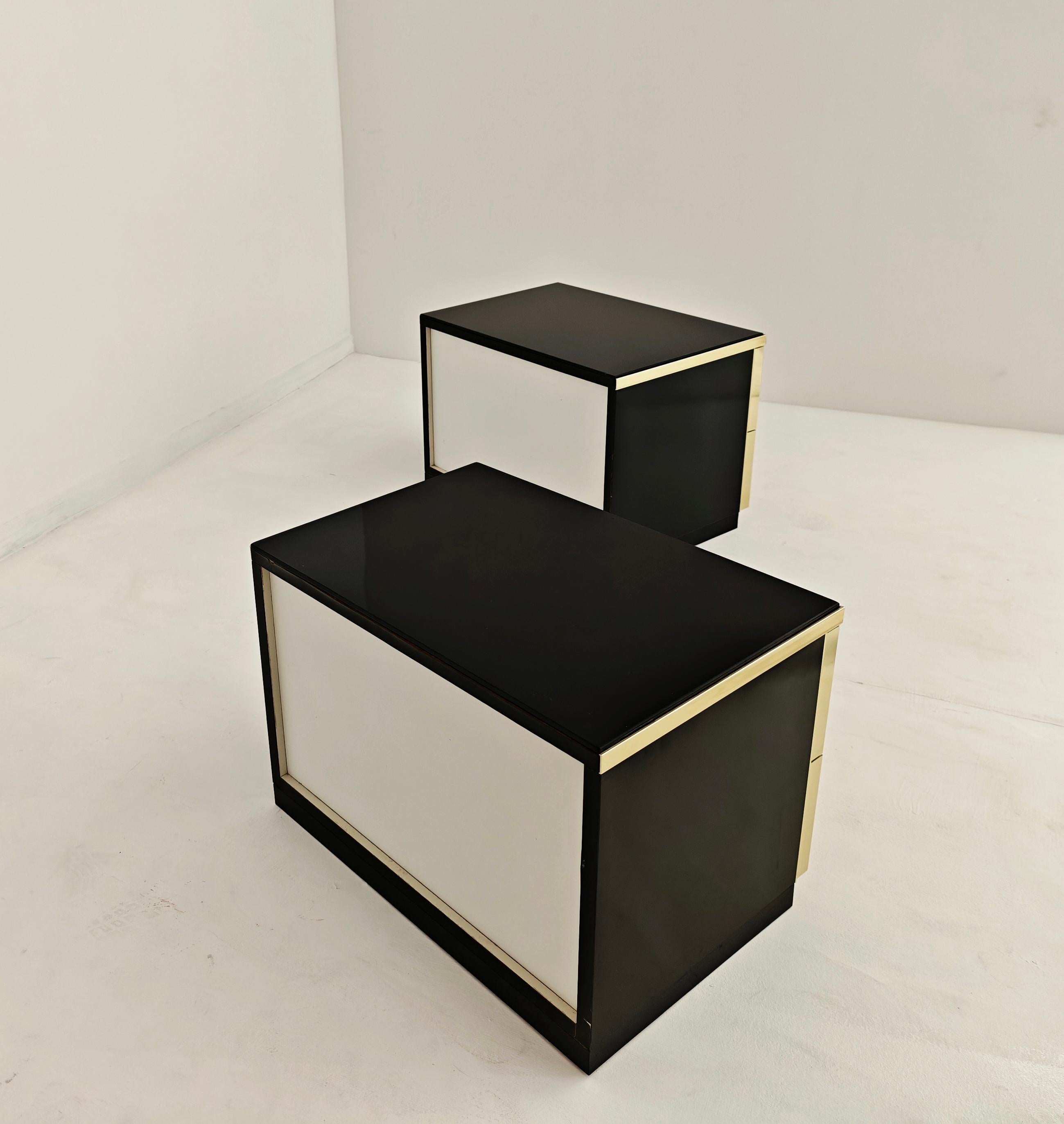Paire de tables de chevet modernes du milieu du siècle par Renato Zevi Production Italie 1970 en vente 2