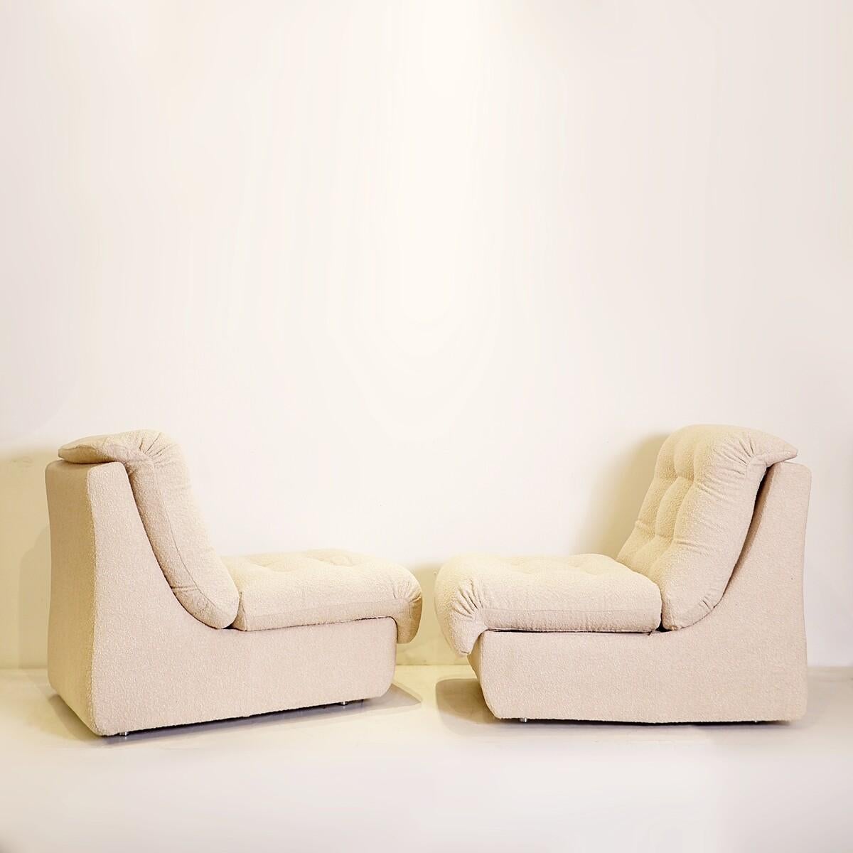 Modernes Paar beigefarbene Bouclette-Loungesessel aus der Mitte des Jahrhunderts – neue Polsterung im Angebot 4