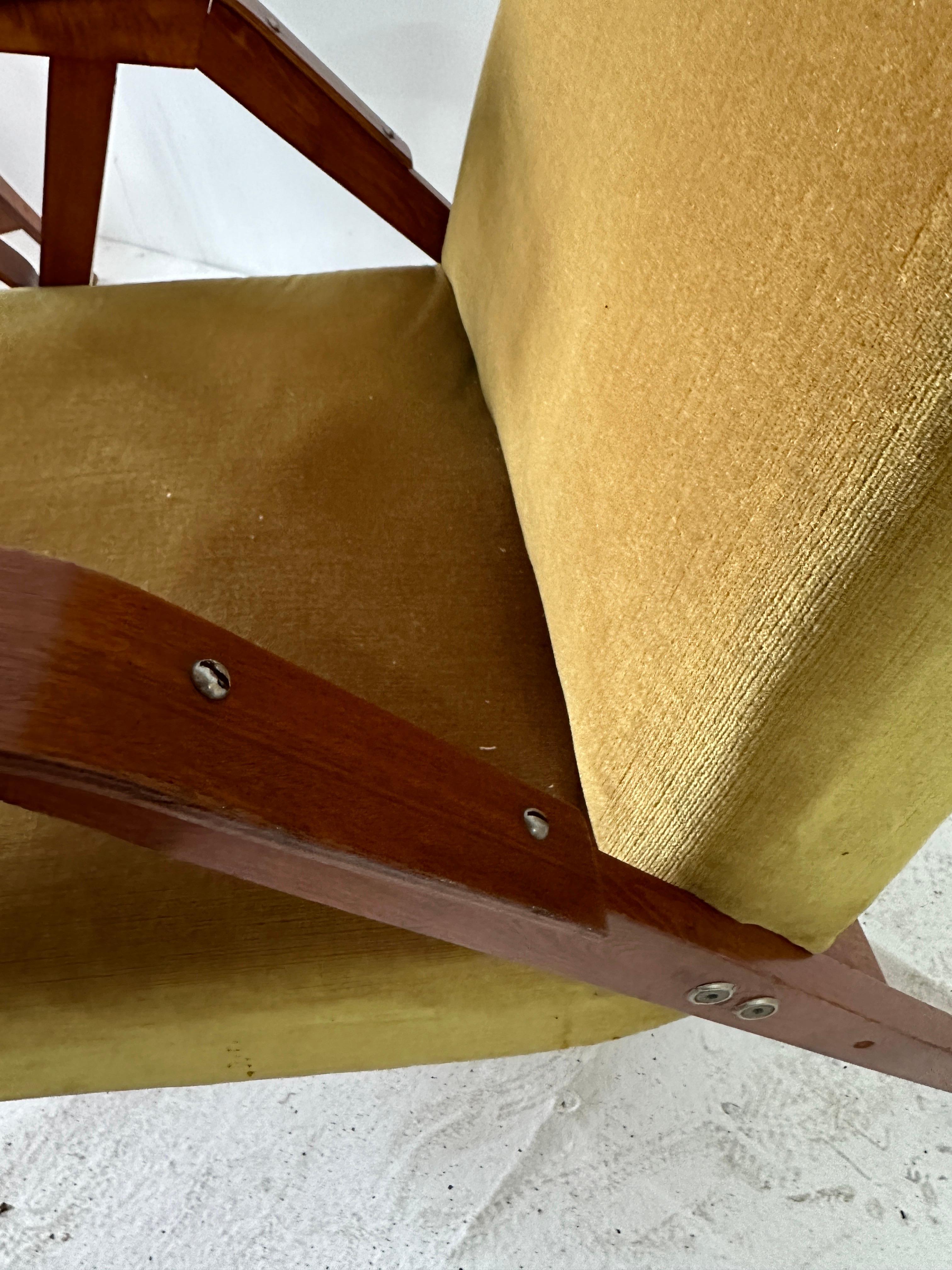 Mid-Century Modern Pair of Bentwood Armchairs, Czechoslovakia 1950 In Good Condition For Sale In East Hampton, NY