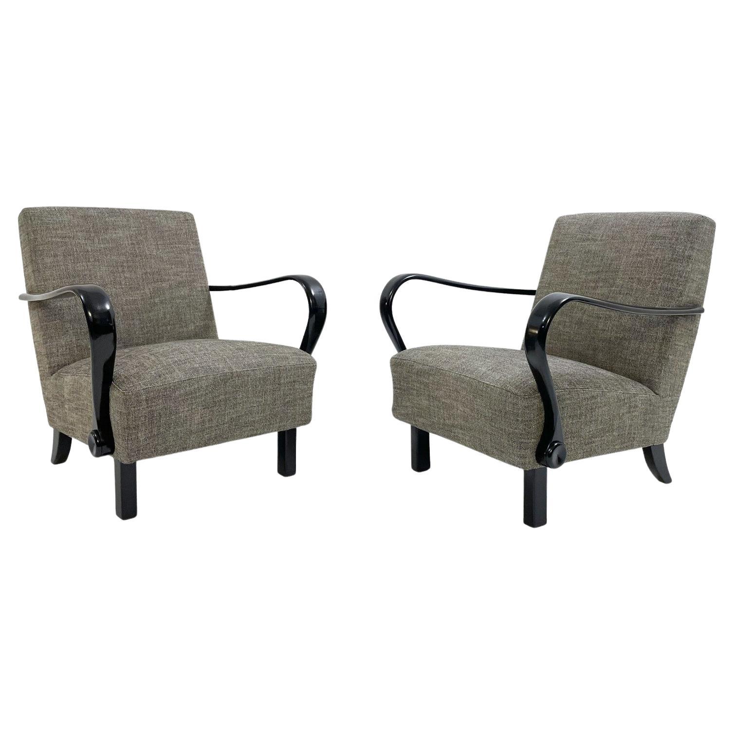 Mid-Century Modern Pair of Bentwood Armchairs H-320 by Jindrich Halabala