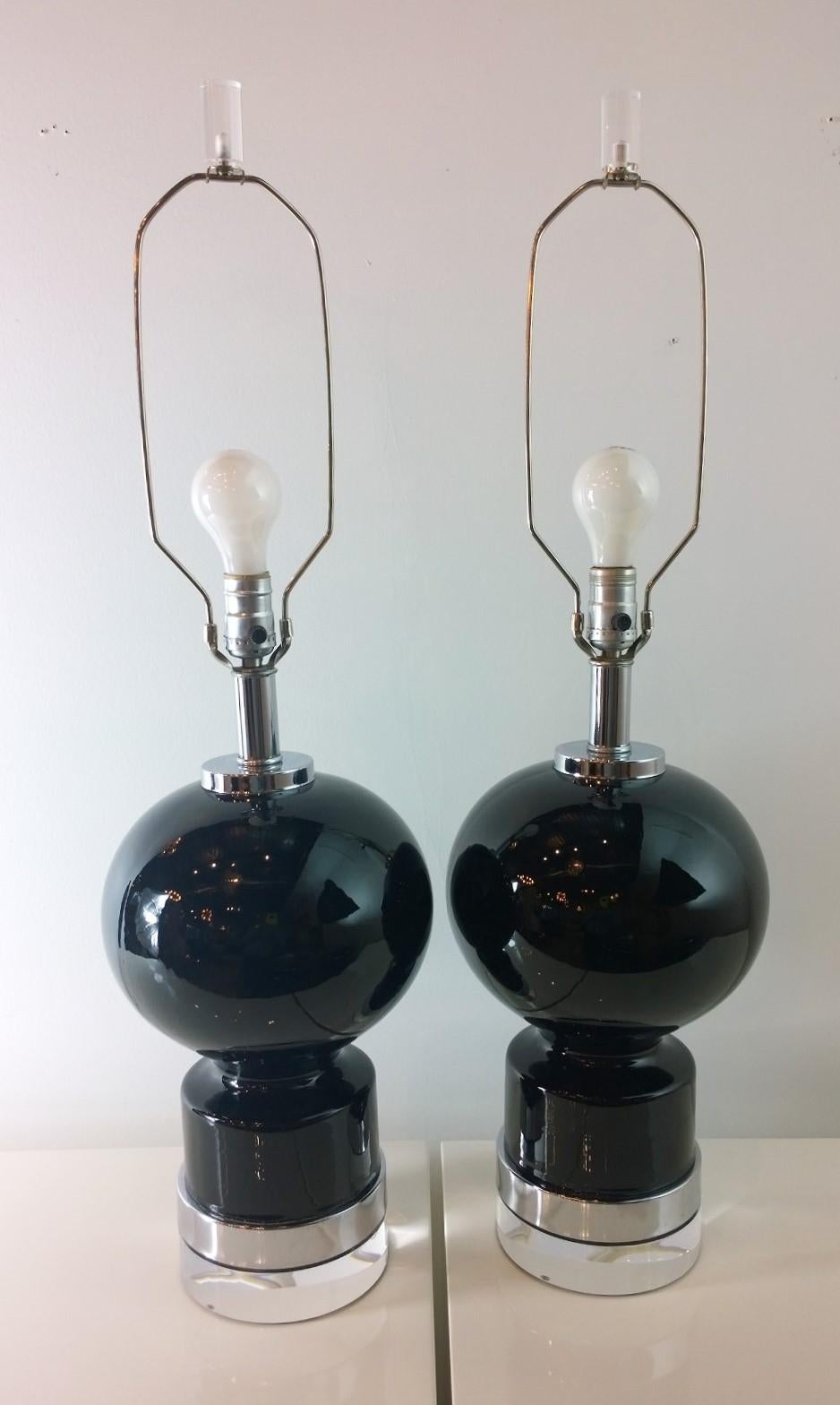 Pair of Black Glazed Ceramic Table Lamps with Chrome Plate and Lucite Bases For Sale 5