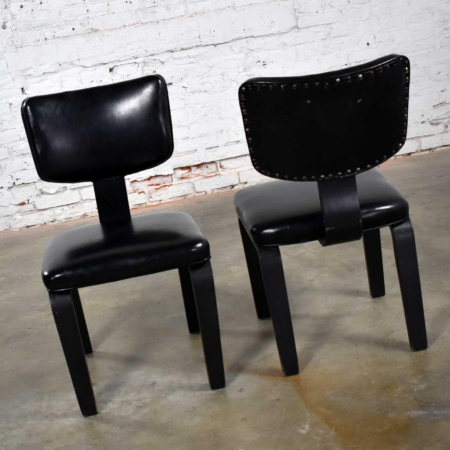 20th Century Mid-Century Modern Pair of Black Thonet Bentwood and Vinyl Chairs For Sale