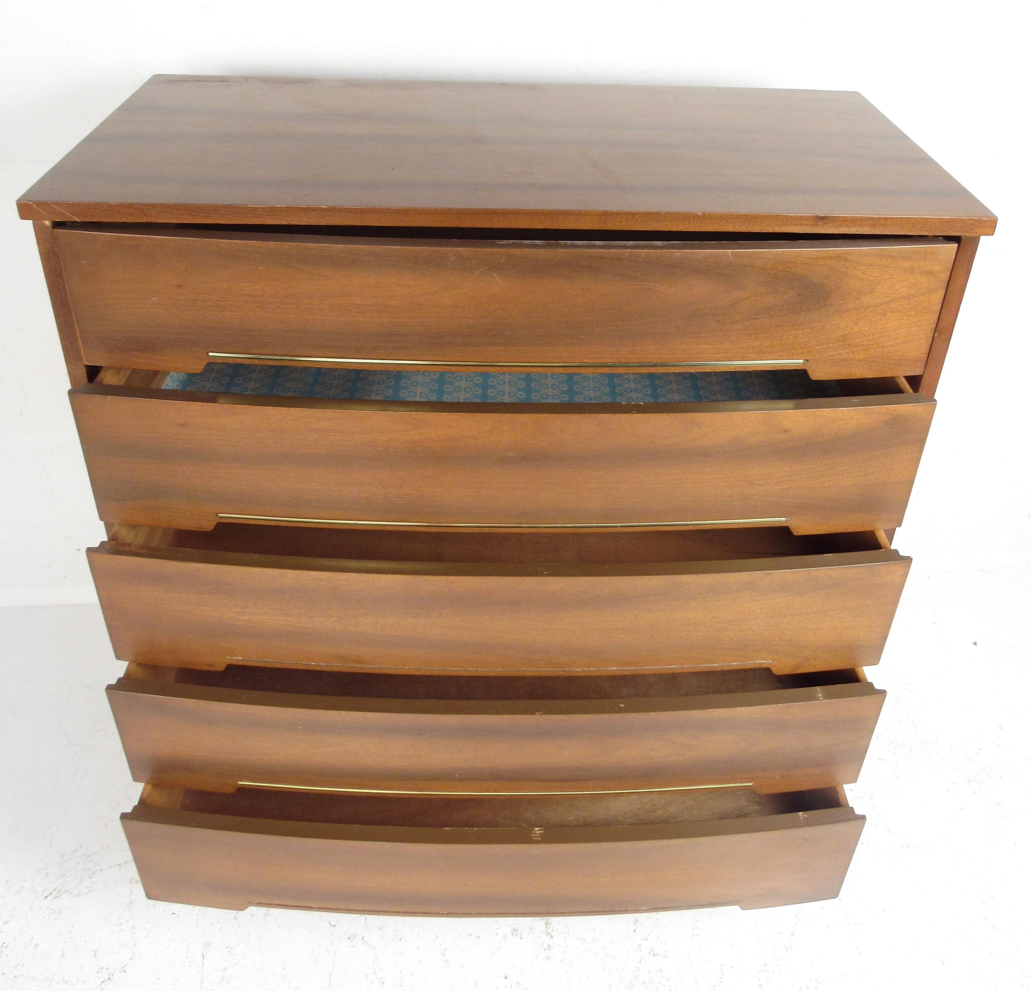 Mid-Century Modern Pair of Bow Front Dressers 1