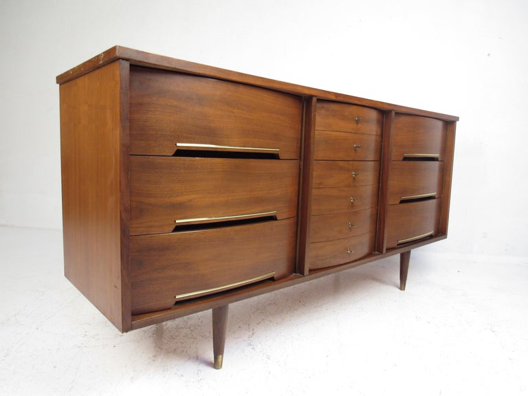 American Mid-Century Modern Pair of Bow Front Dressers For Sale
