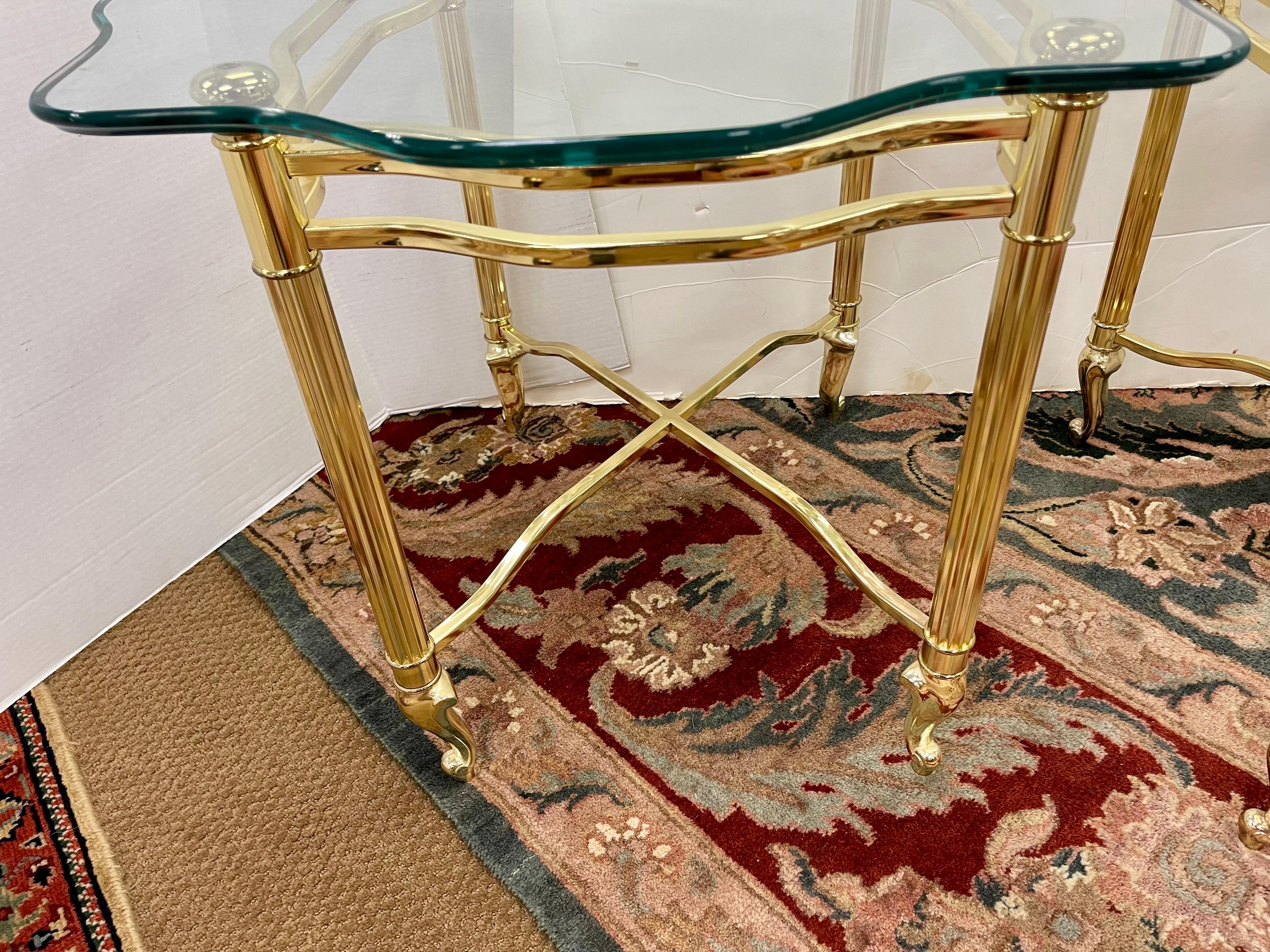 Mid-Century Modern Pair of Brass and Glass Maison Jansen Style Side End Tables In Good Condition For Sale In West Hartford, CT