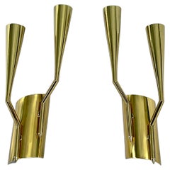 Mid-Century Modern pair of brass Oscar Torlasco attributable sconces. Italy 1950