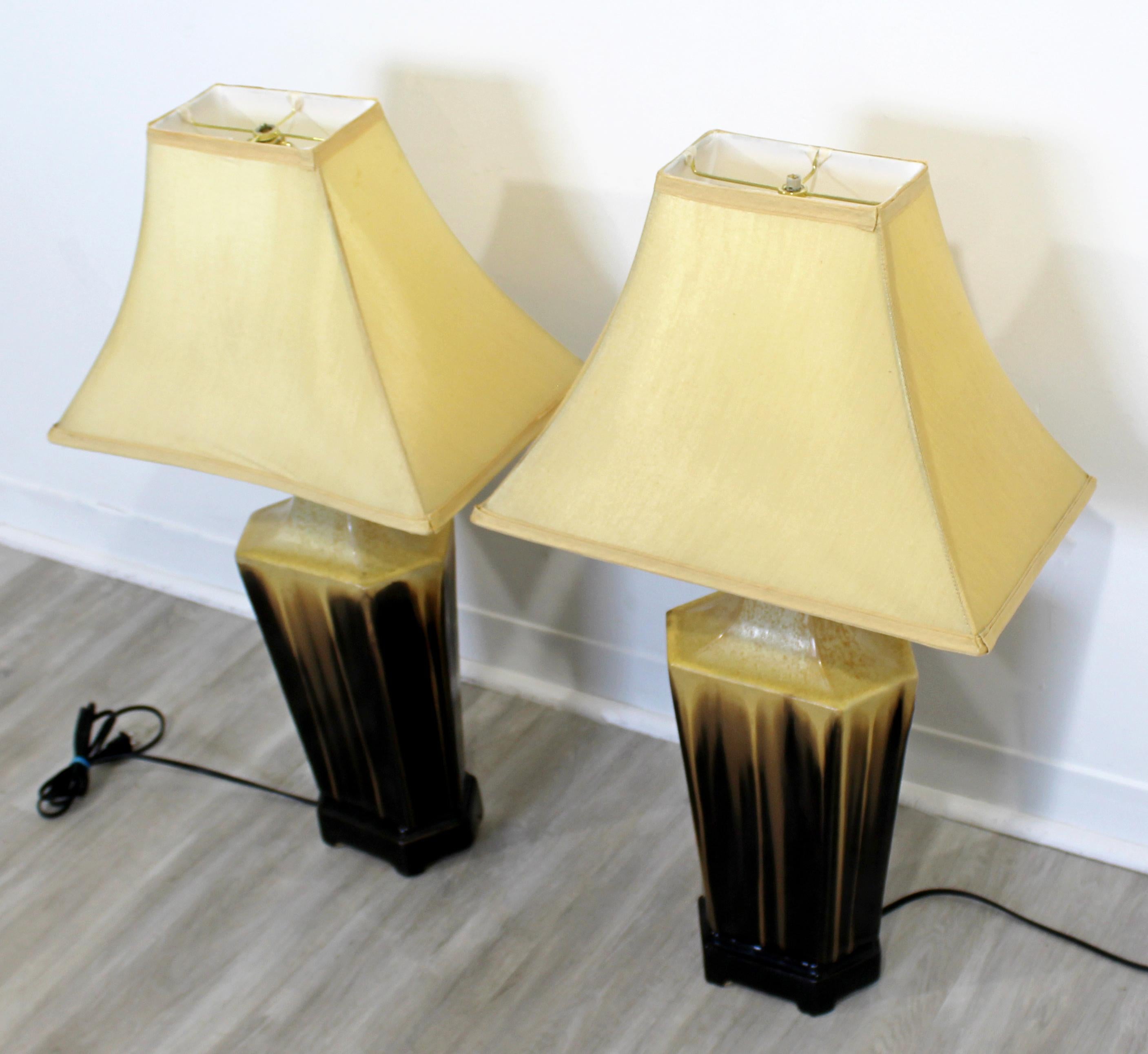 Mid-Century Modern Pair of Brown Drip Glaze Ceramic Table Lamps, 1960s In Good Condition In Keego Harbor, MI