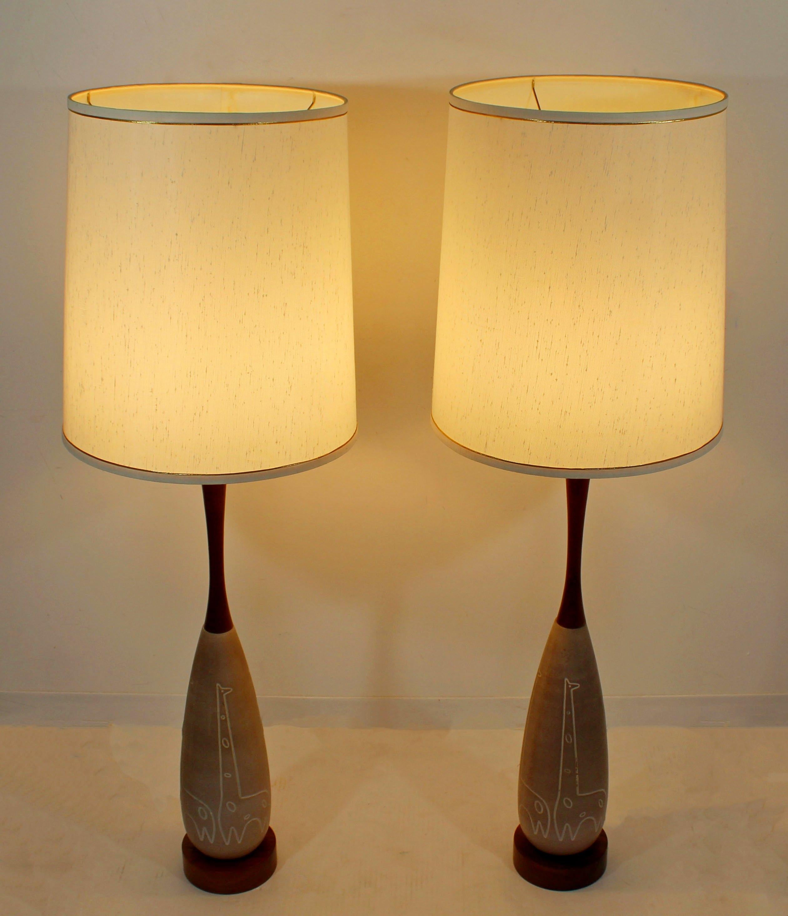 Mid-Century Modern Pair of Ceramic Raymor Giraffe Table Lamps Italian 1