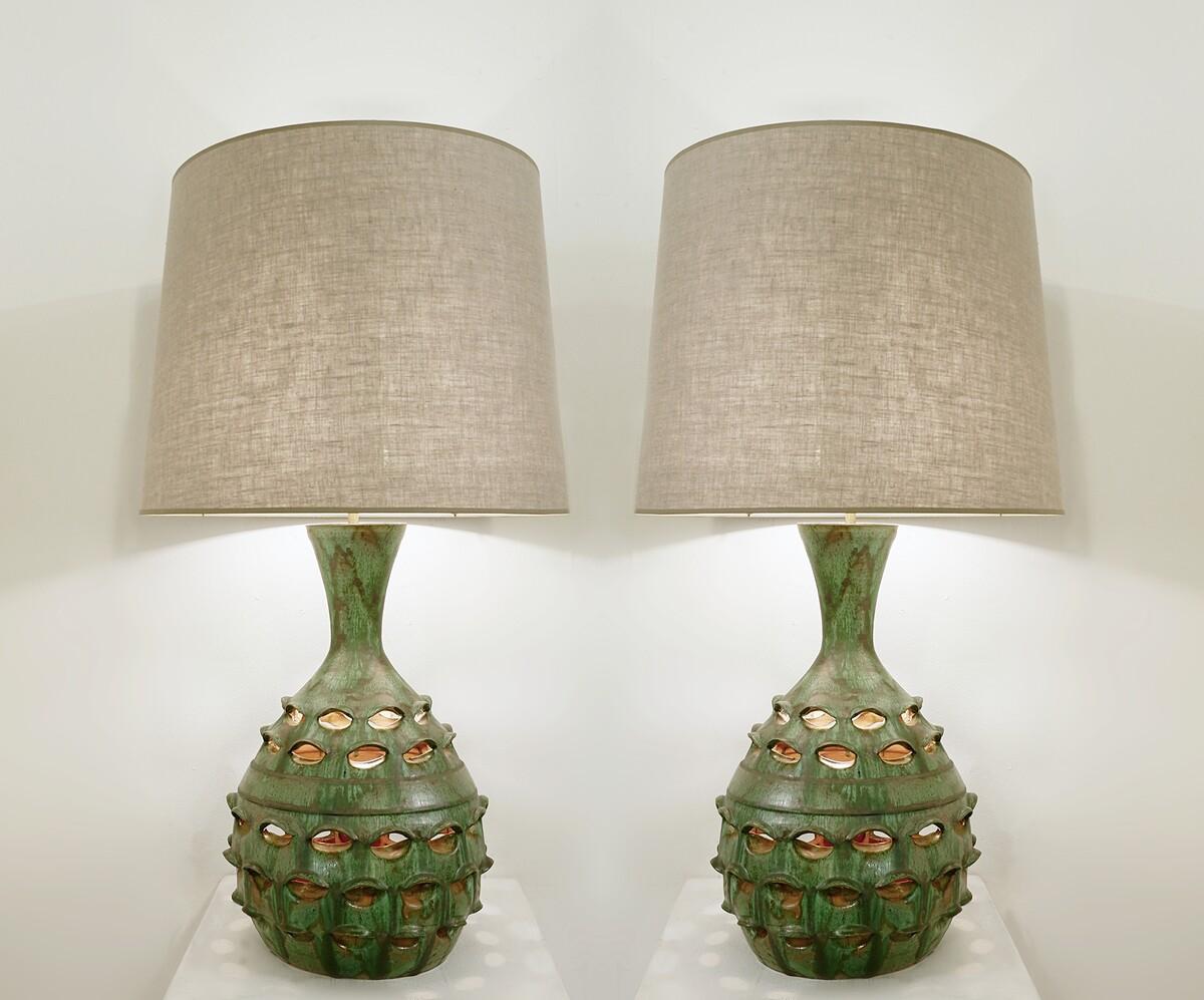 Mid-Century Modern pair of ceramic table lamps with illuminated artichoke base, 1960s.