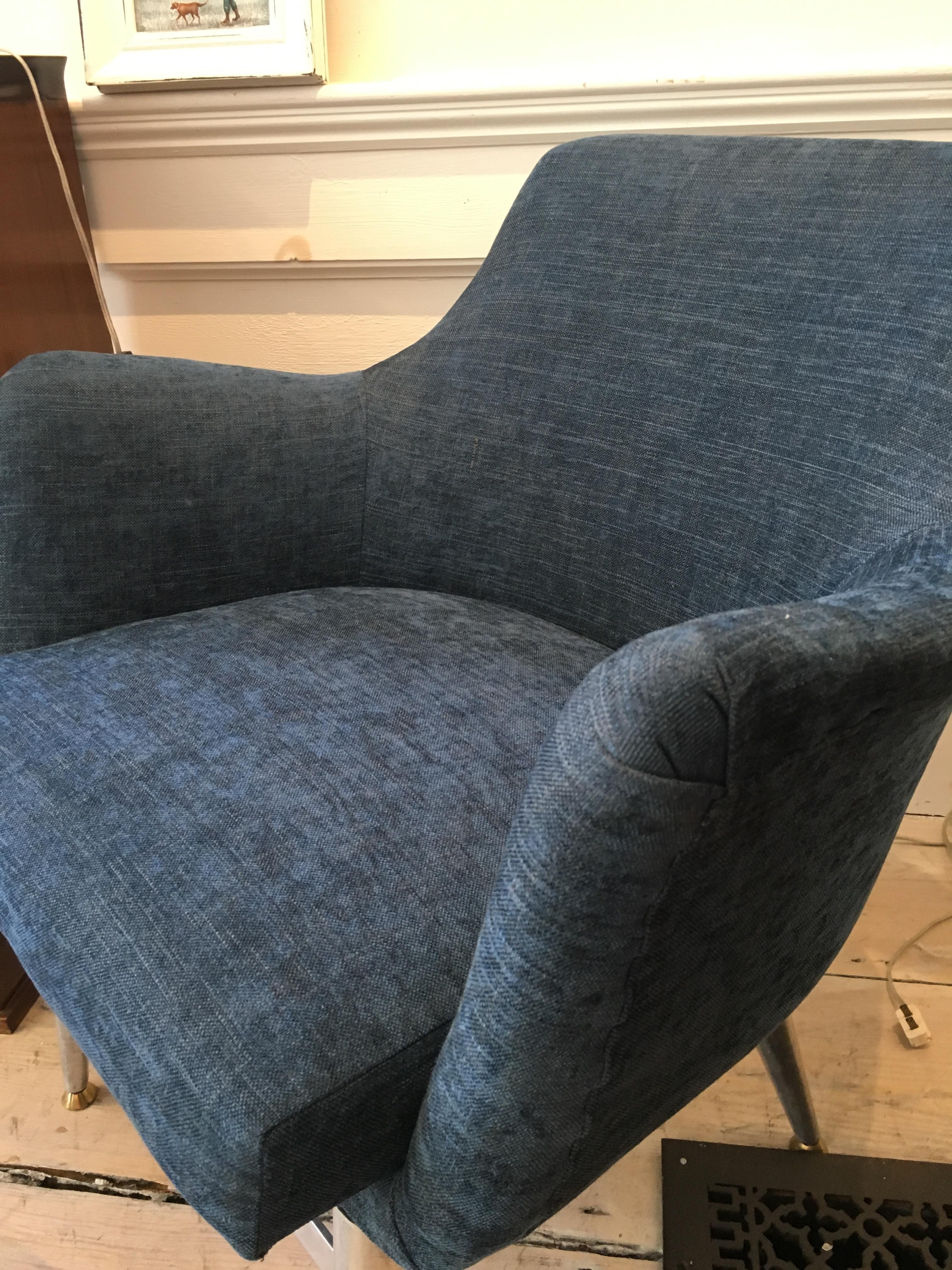 Mid-Century Modern Pair of Blue Chairs with Chrome Base and Legs 3