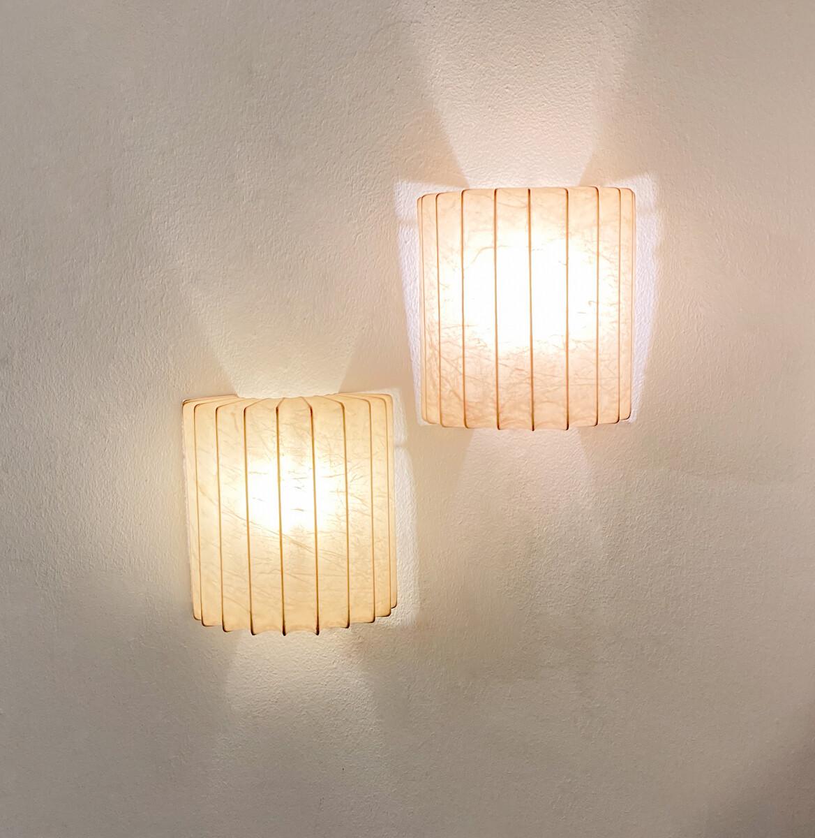 Mid-Century Modern Pair of Cocoon Wall lights, 1960s In Good Condition For Sale In Brussels, BE