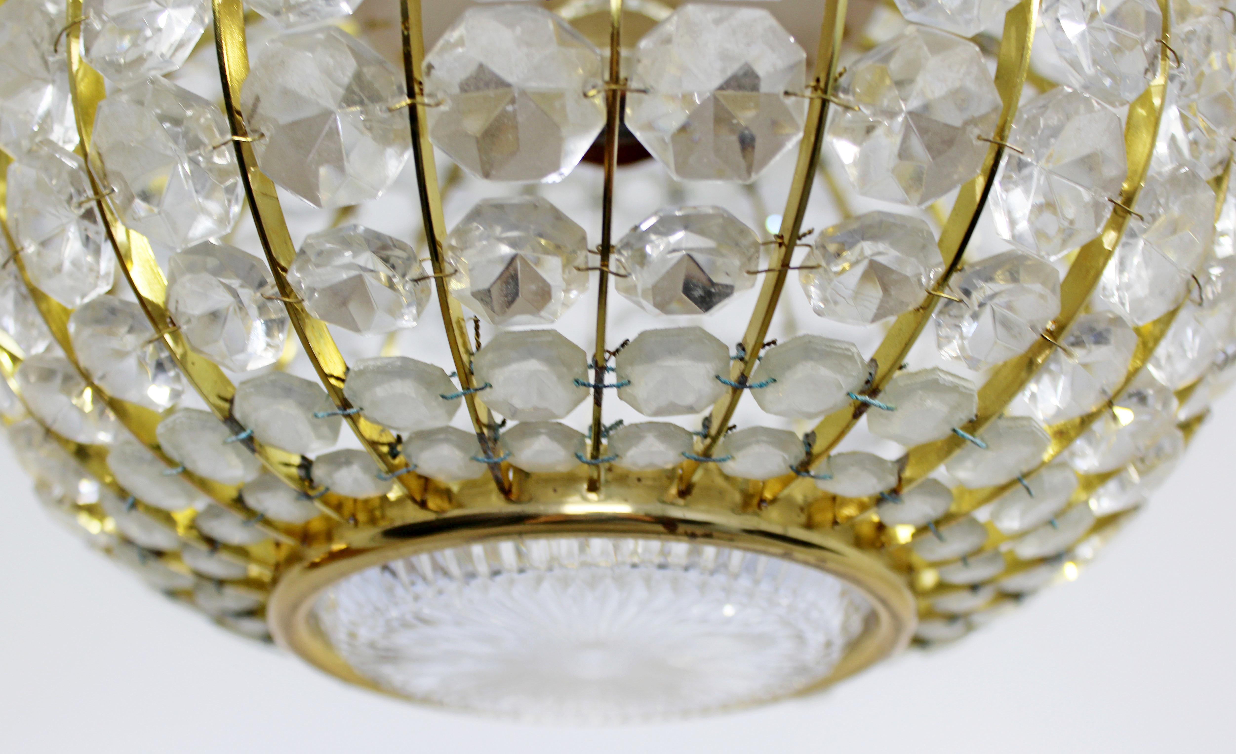 Mid-Century Modern Pair of Crystal & Brass Hanging Pendant Light Fixtures, 1950s 3
