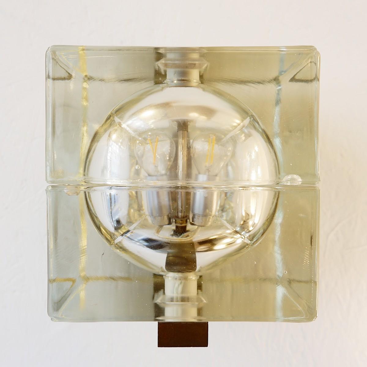 Mid-Century Modern Pair of Cubosfera Wall lights by Alessandro Mendini, Italy In Good Condition For Sale In Brussels, BE