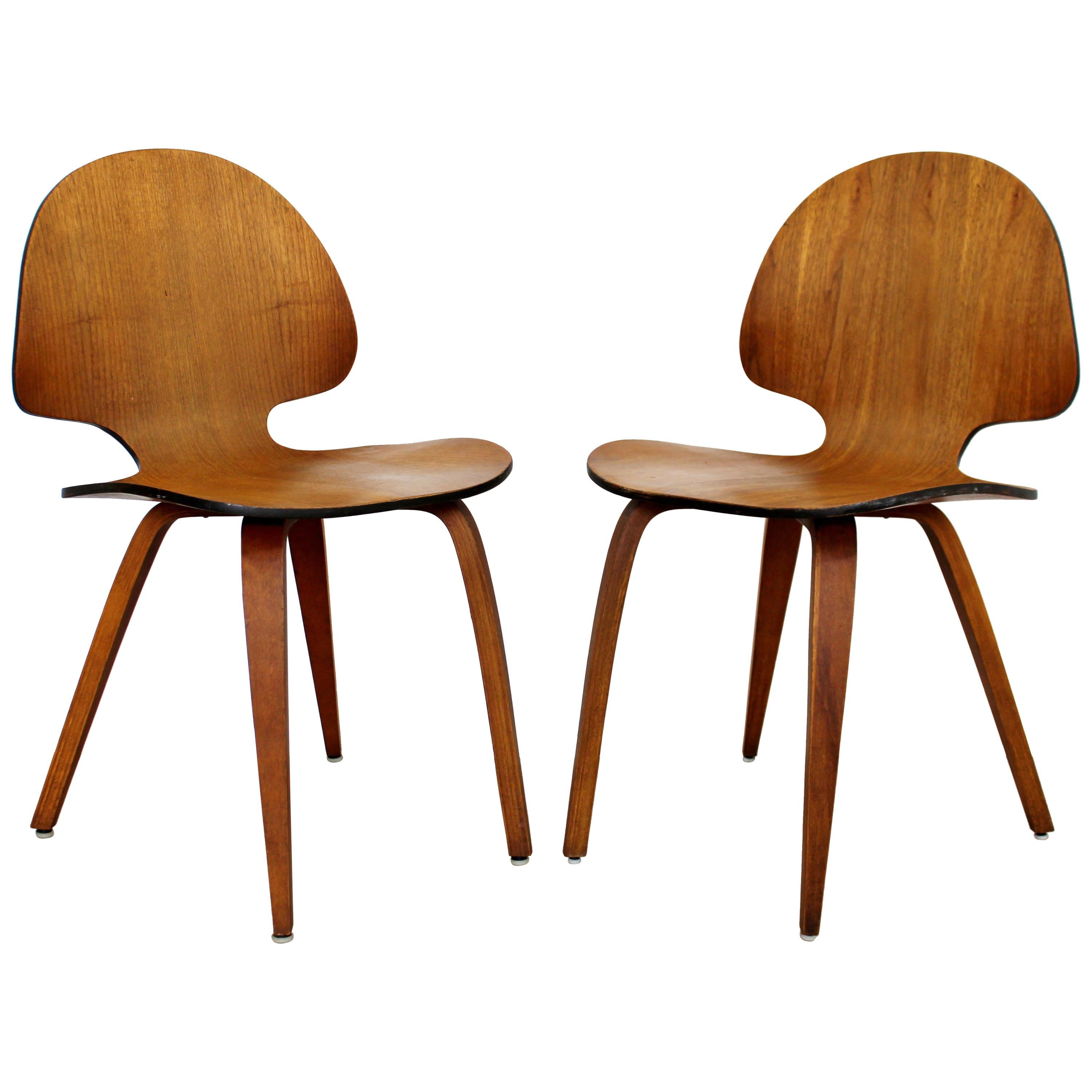 Mid-Century Modern Pair of Curved Bent Teak Wood Side Chairs Fritz Hansen Era