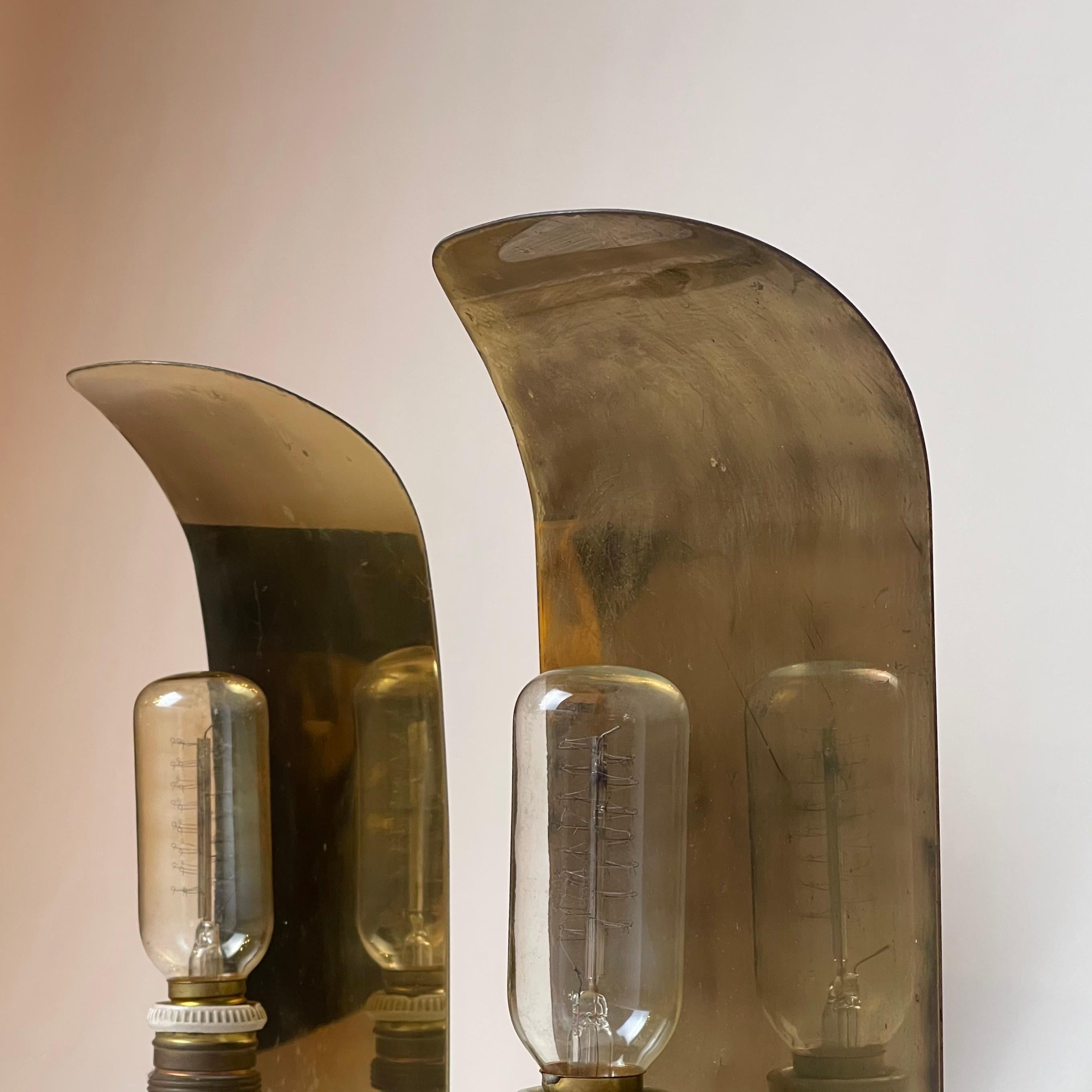 Mid-Century Modern Pair of Curved Brass Sconces 6