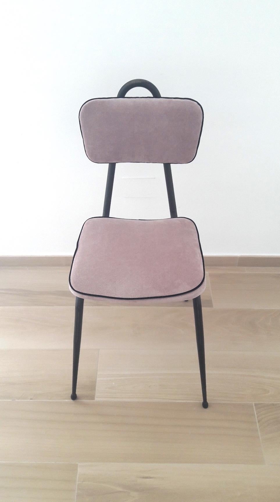 Lacquered Mid-Century Modern Pair of Dark Metal and Lilac Velvet Chairs, 1950s For Sale
