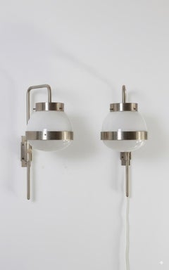 Coppia di applique Delta di Sergio Mazza per Artemide - Italia, metà del secolo scorso