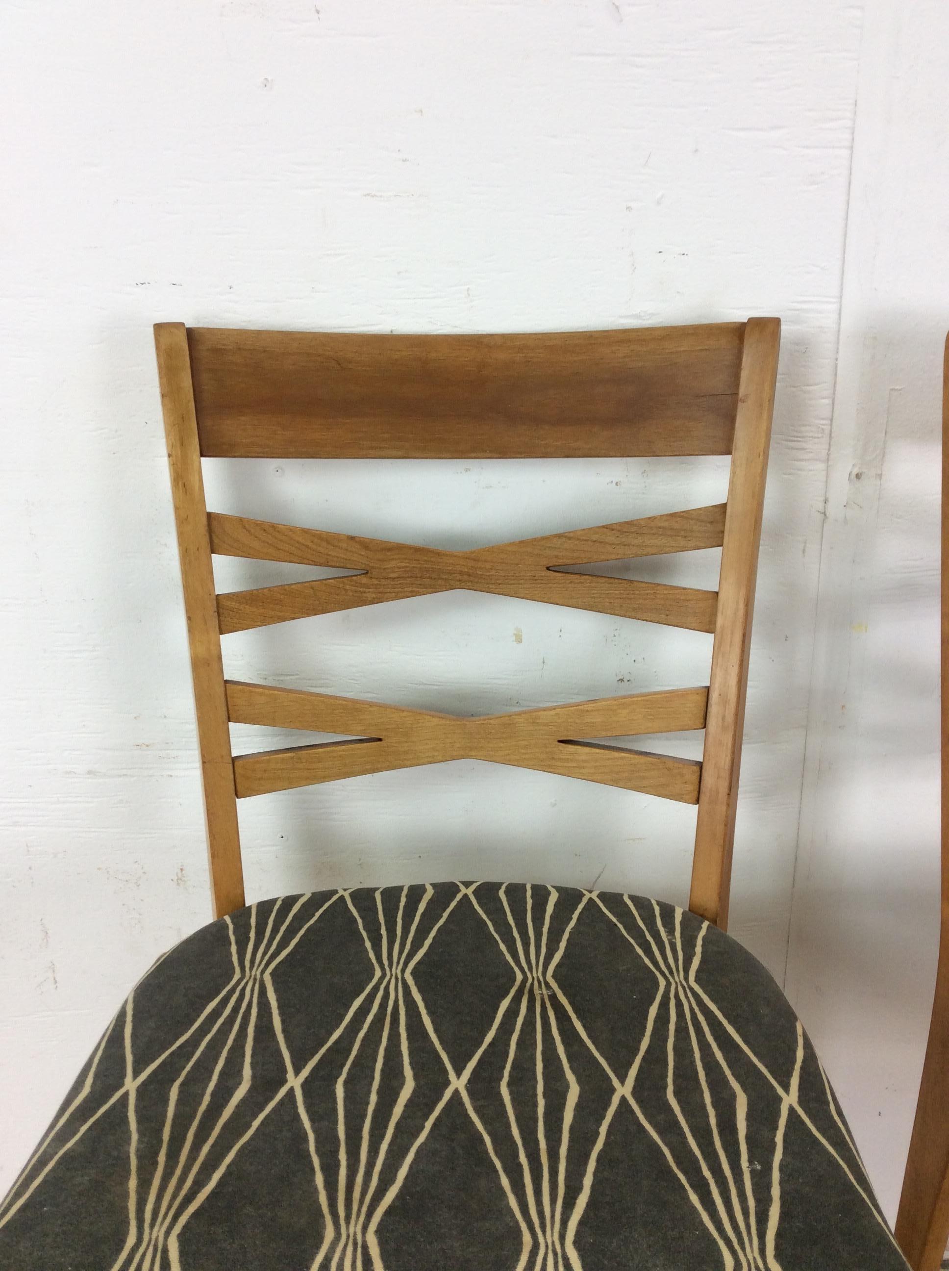 Mid-Century Modern Mid Century Modern Pair of Dining Chairs by Heywood Wakefield For Sale