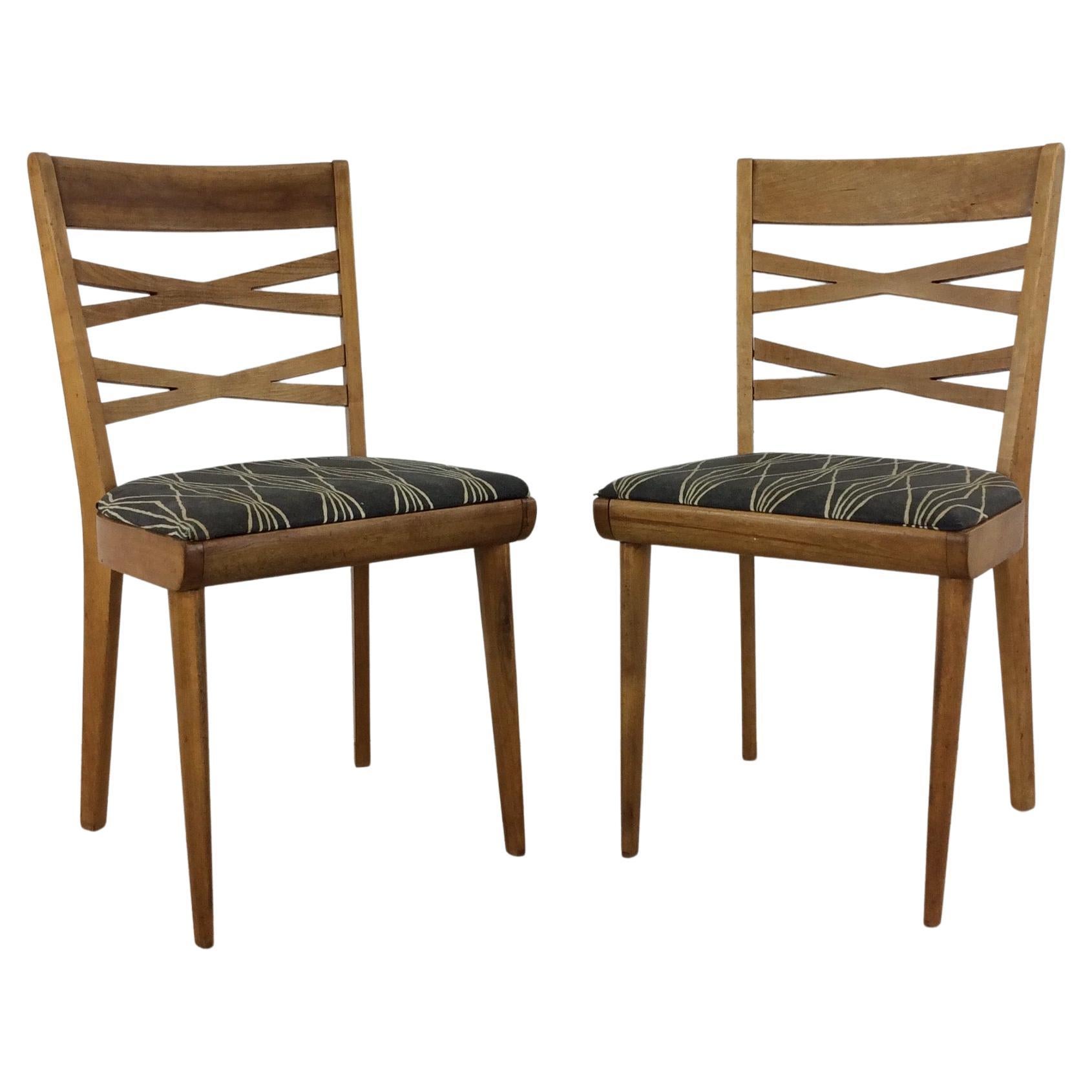 Mid Century Modern Pair of Dining Chairs by Heywood Wakefield