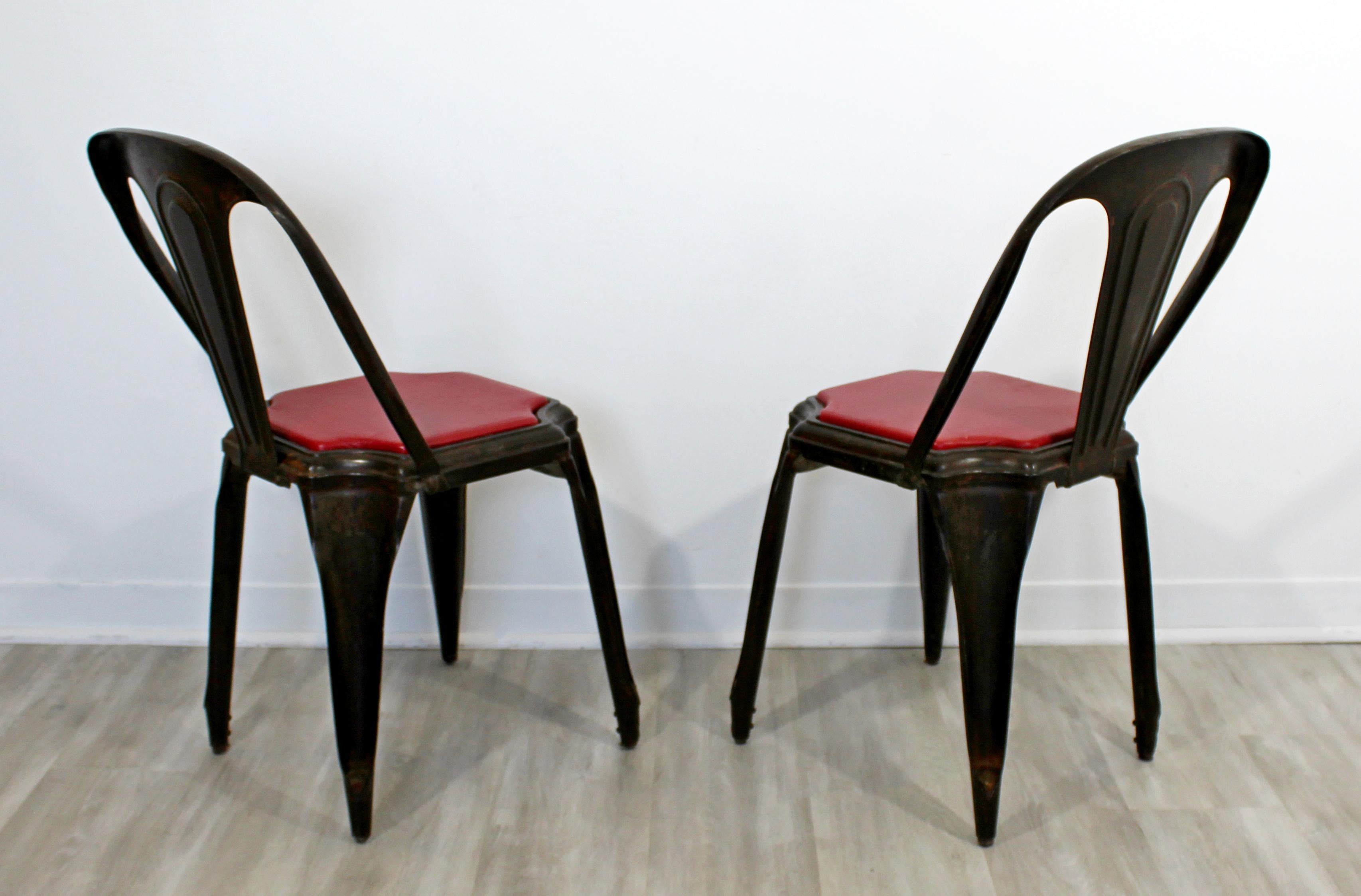 Mid-Century Modern Pair of Fibrocit Stacking Bistro Chairs Metal, France, 1950s In Good Condition For Sale In Keego Harbor, MI