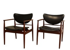 Mid-Century Modern Pair of Finn Juhl Leather & Teak Armchairs Nv48 Neils Vodder