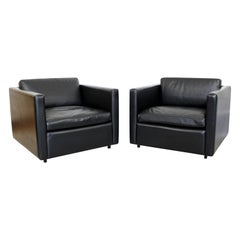 Mid-Century Modern Pair of Florence Knoll Black Leather Cube Armchairs, 1970s