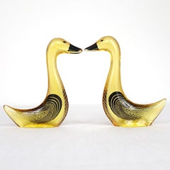 Coppia di oche in lucite della metà del secolo scorso realizzate da Abraham Palatnik