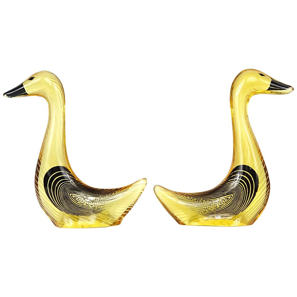 Mid-Century Modern Pair of Geese in Lucite Made by Abraham Palatnik