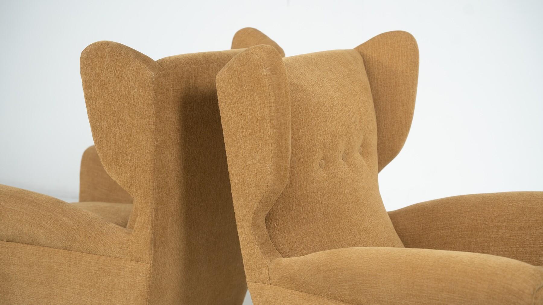 Paire de fauteuils à dossier haut, moderne du milieu du siècle, nouvelle tapisserie en vente 4