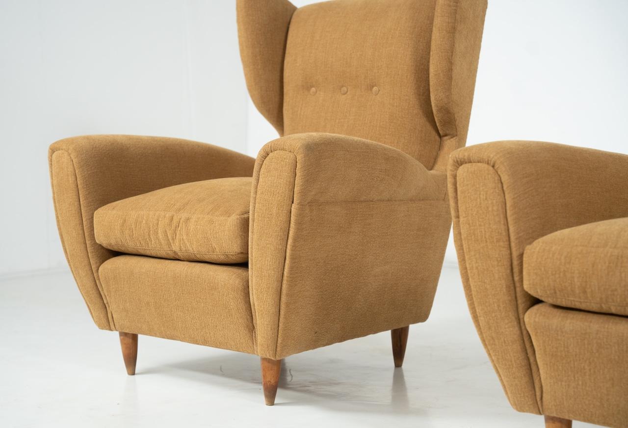 Paire de fauteuils à dossier haut, moderne du milieu du siècle, nouvelle tapisserie en vente 5