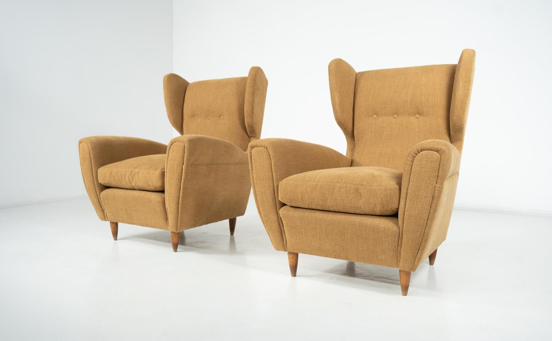 Paire de fauteuils à dossier haut, moderne du milieu du siècle, nouvelle tapisserie en vente 6