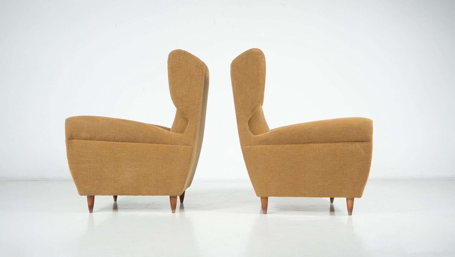 20ième siècle Paire de fauteuils à dossier haut, moderne du milieu du siècle, nouvelle tapisserie en vente