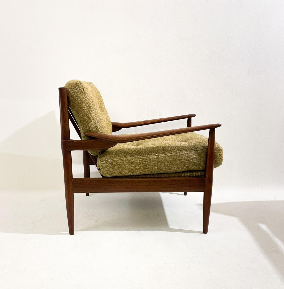 Mid-Century Modern Pair of Italian Armchairs, 1960s In Good Condition In Brussels, BE