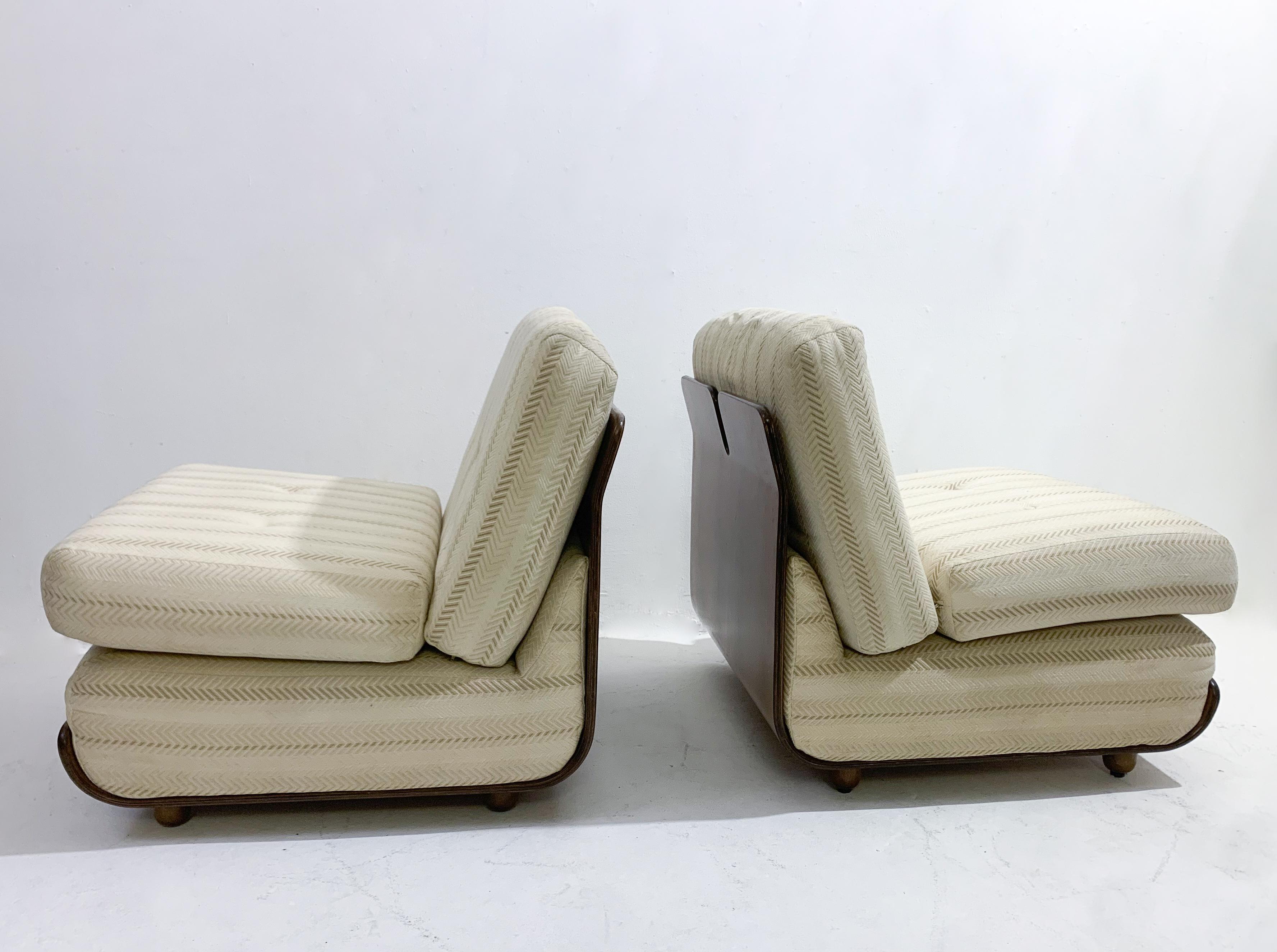 Mid-Century Modern Pair of Italian Armchairs, 1960s, Original Fabric 4