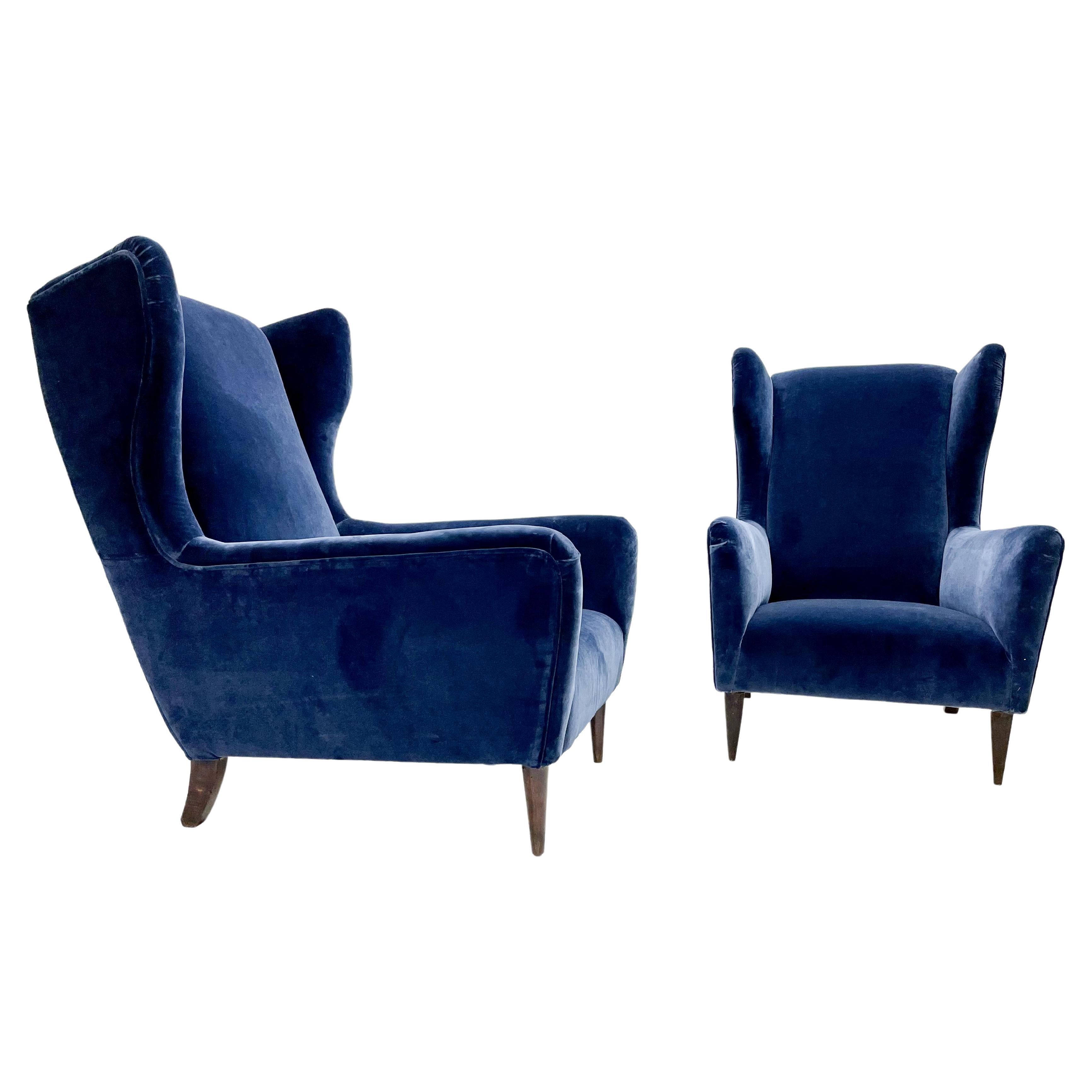 Paire de fauteuils italiens modernes du milieu du siècle dernier, velours bleu, années 1950