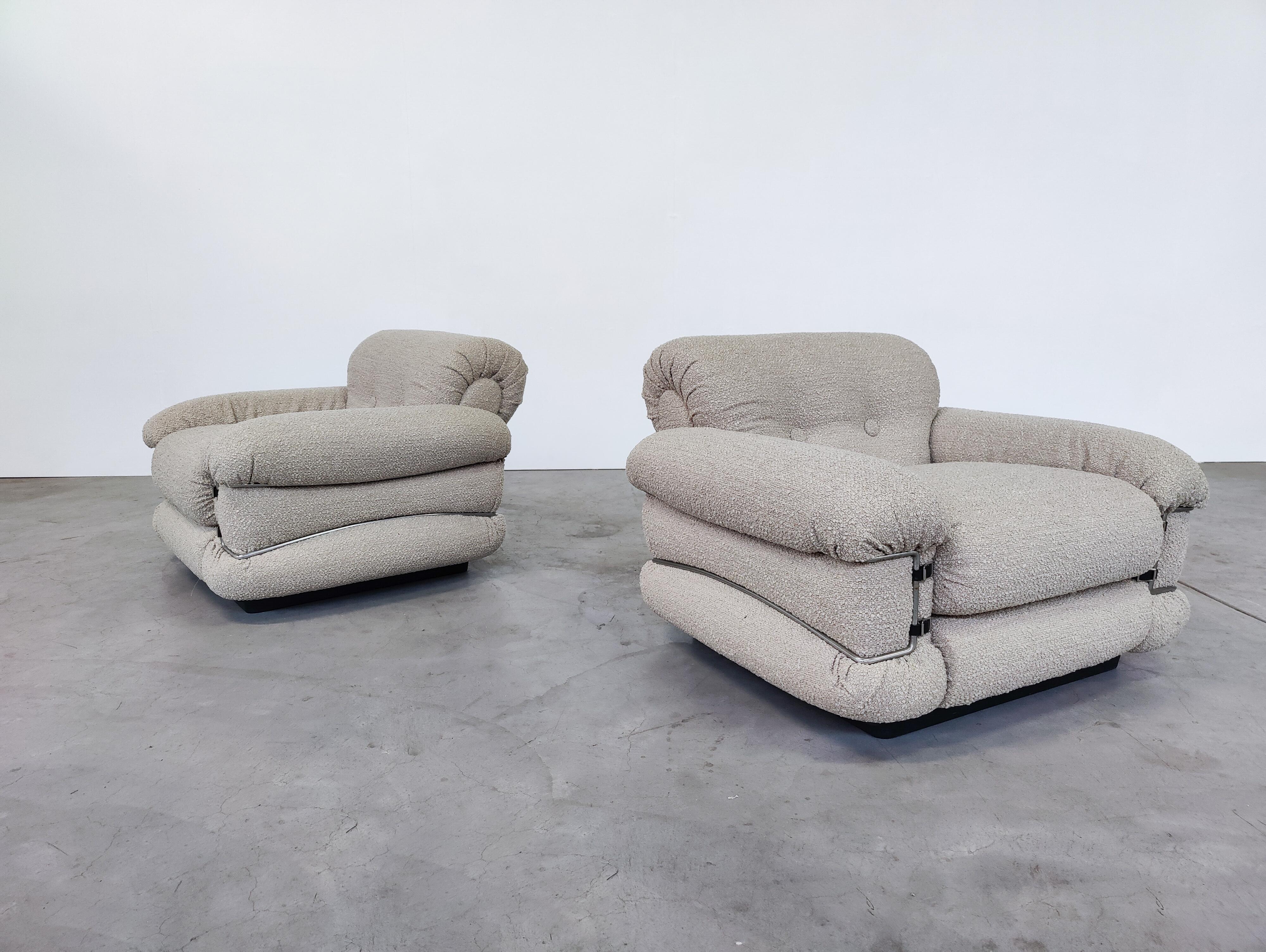 Mid-20th Century Mid-Century Modern Pair of Italian Armchairs, New upholstery Beige Boucle Fabric For Sale