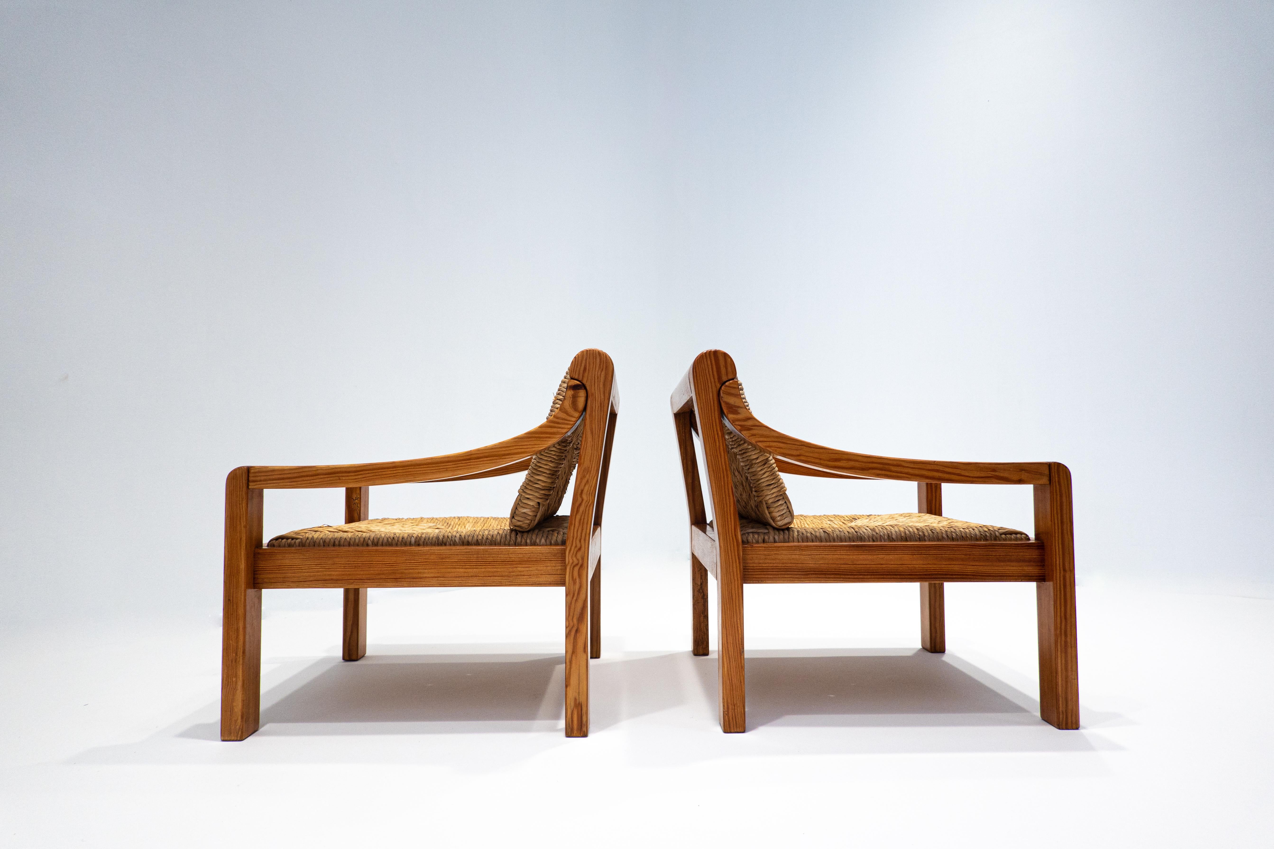 Mid-Century Modern Pair of Italian Armchairs, Pine, 1960s In Good Condition In Brussels, BE
