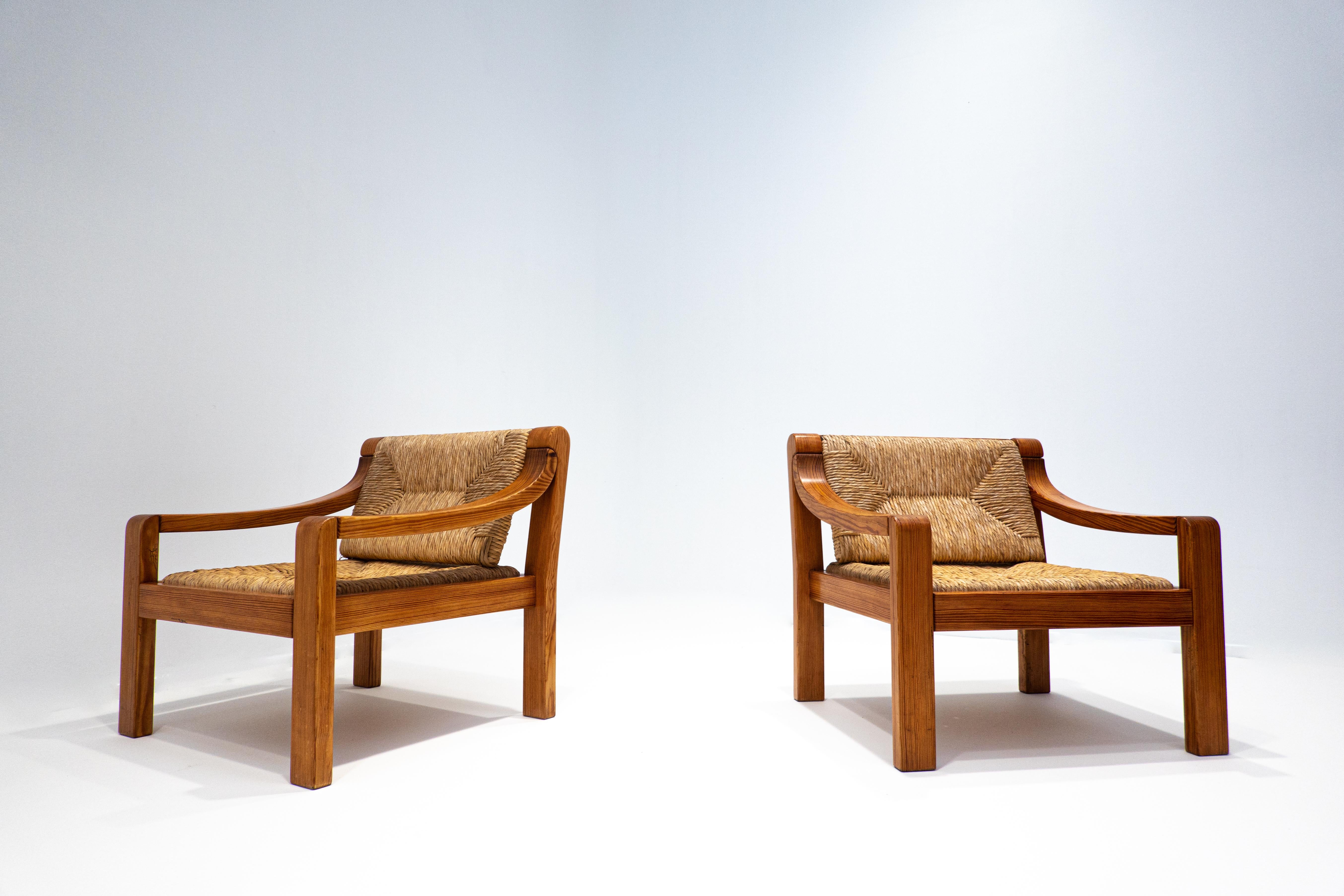 Mid-20th Century Mid-Century Modern Pair of Italian Armchairs, Pine, 1960s