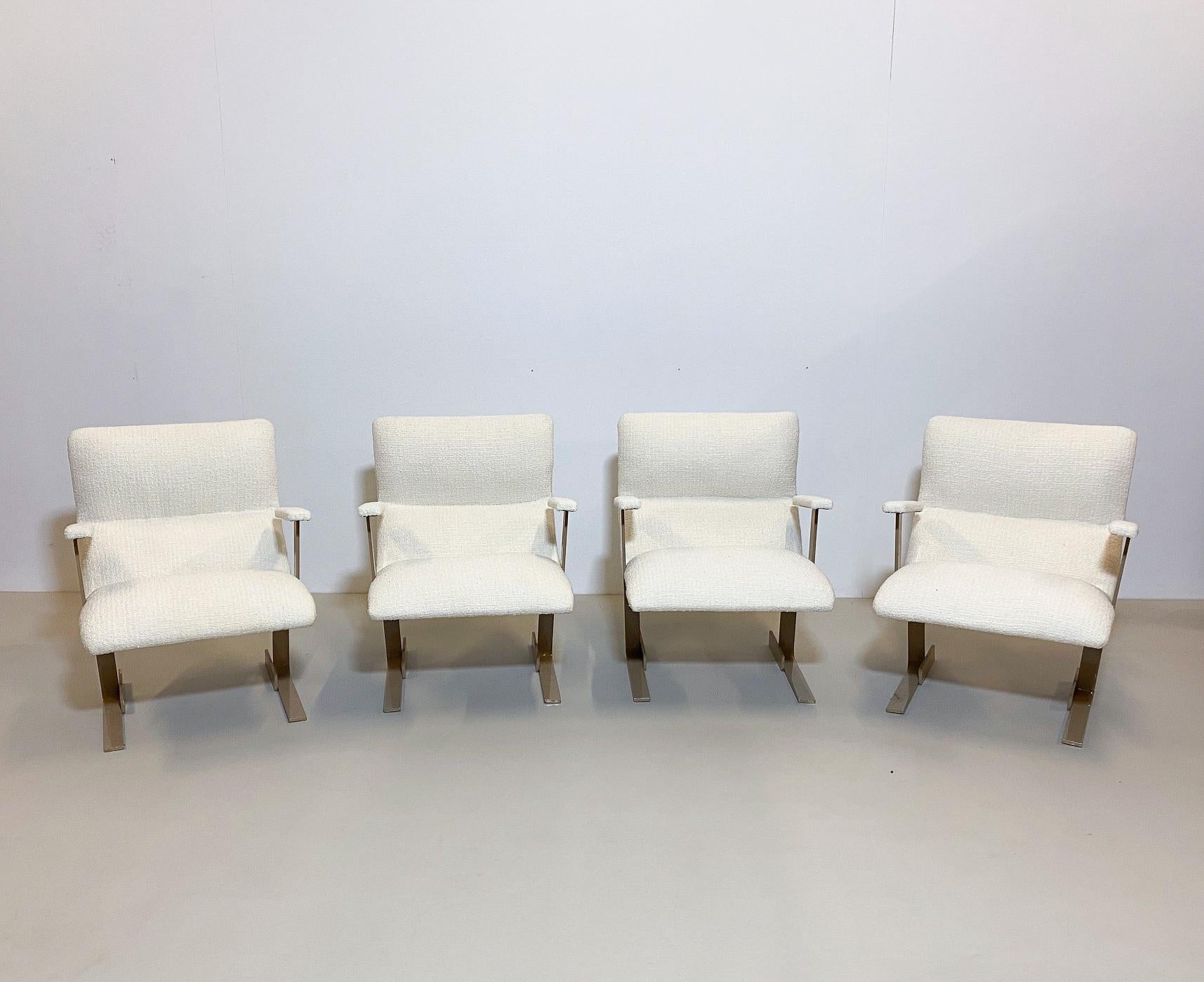 Mid-Century Modern pair of Italian armchairs, white bouclette fabric, 1970s - 

Sold per pair

Two pair available.