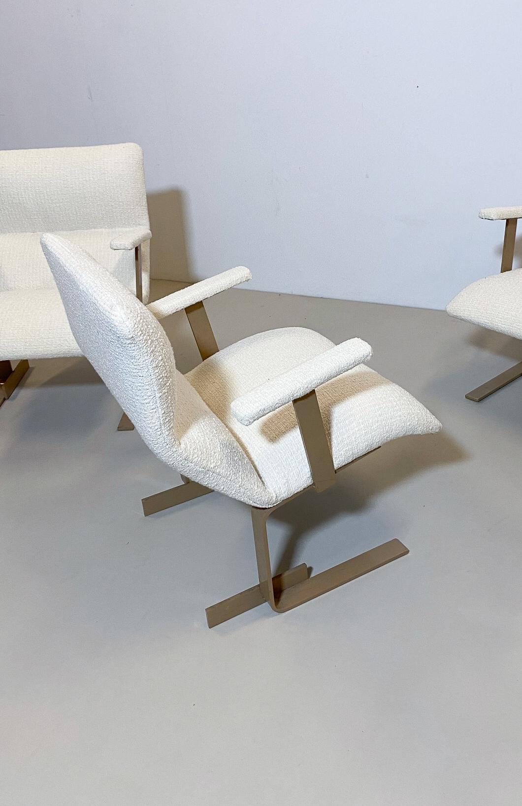 Mid-Century Modern Pair of Italian Armchairs, White Bouclette Fabric, 1970s For Sale 2