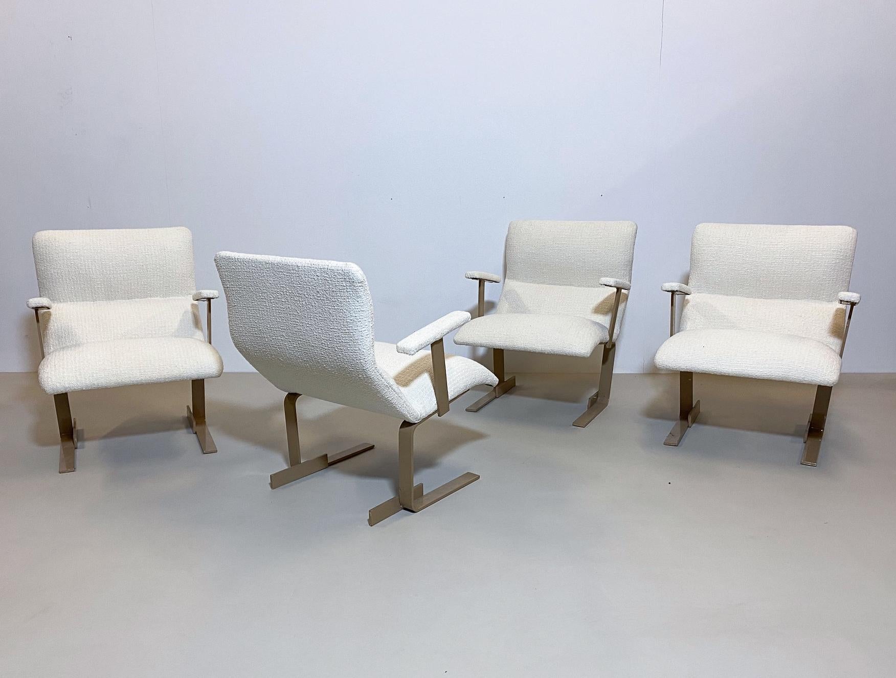 Mid-Century Modern Pair of Italian Armchairs, White Bouclette Fabric, 1970s For Sale 3