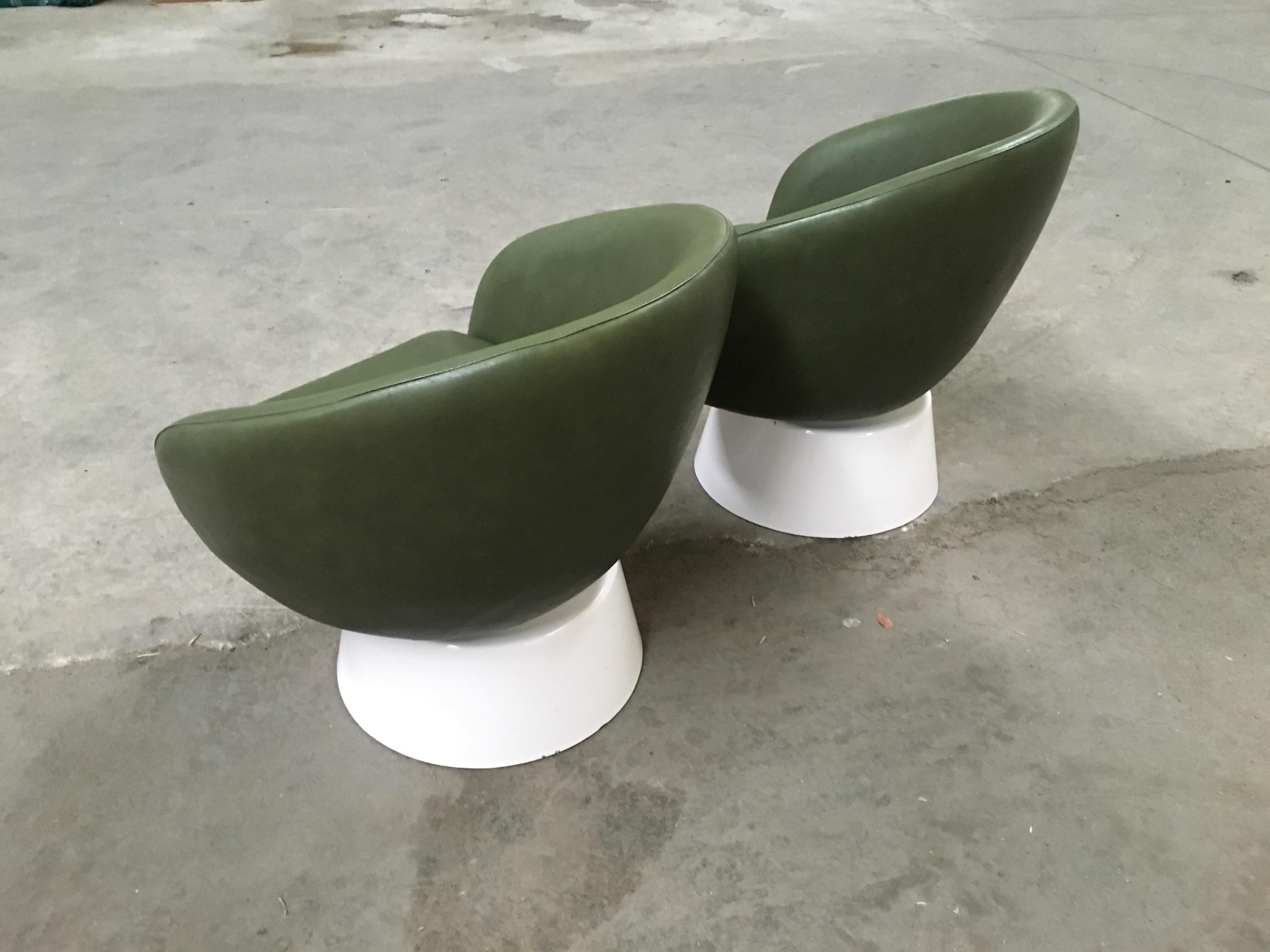 Mid-Century Modern Pair of Italian Armchairs with Wooden Base from 1970s 1