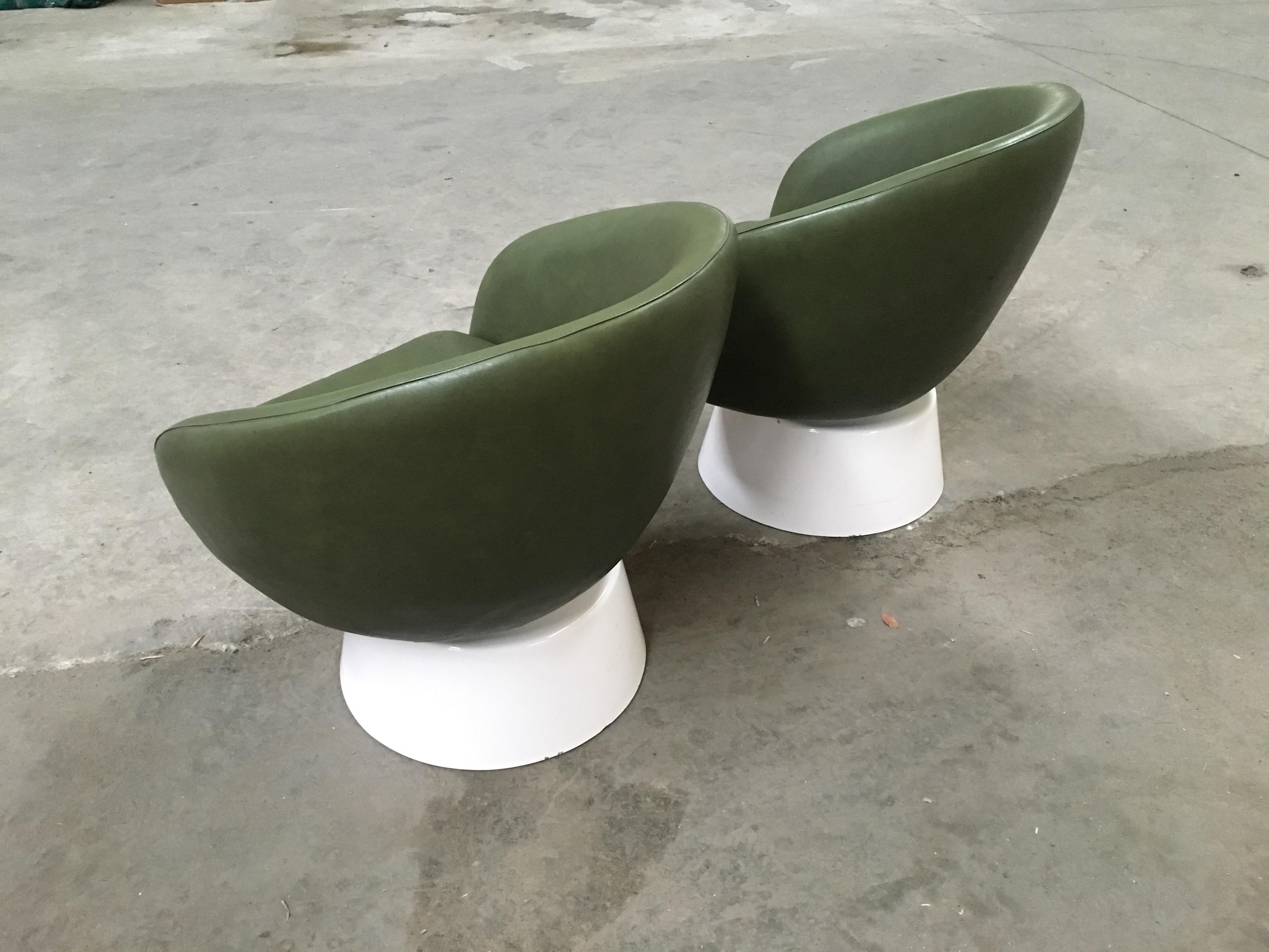 Mid-Century Modern Pair of Italian Armchairs with Wooden Base from 1970s 2