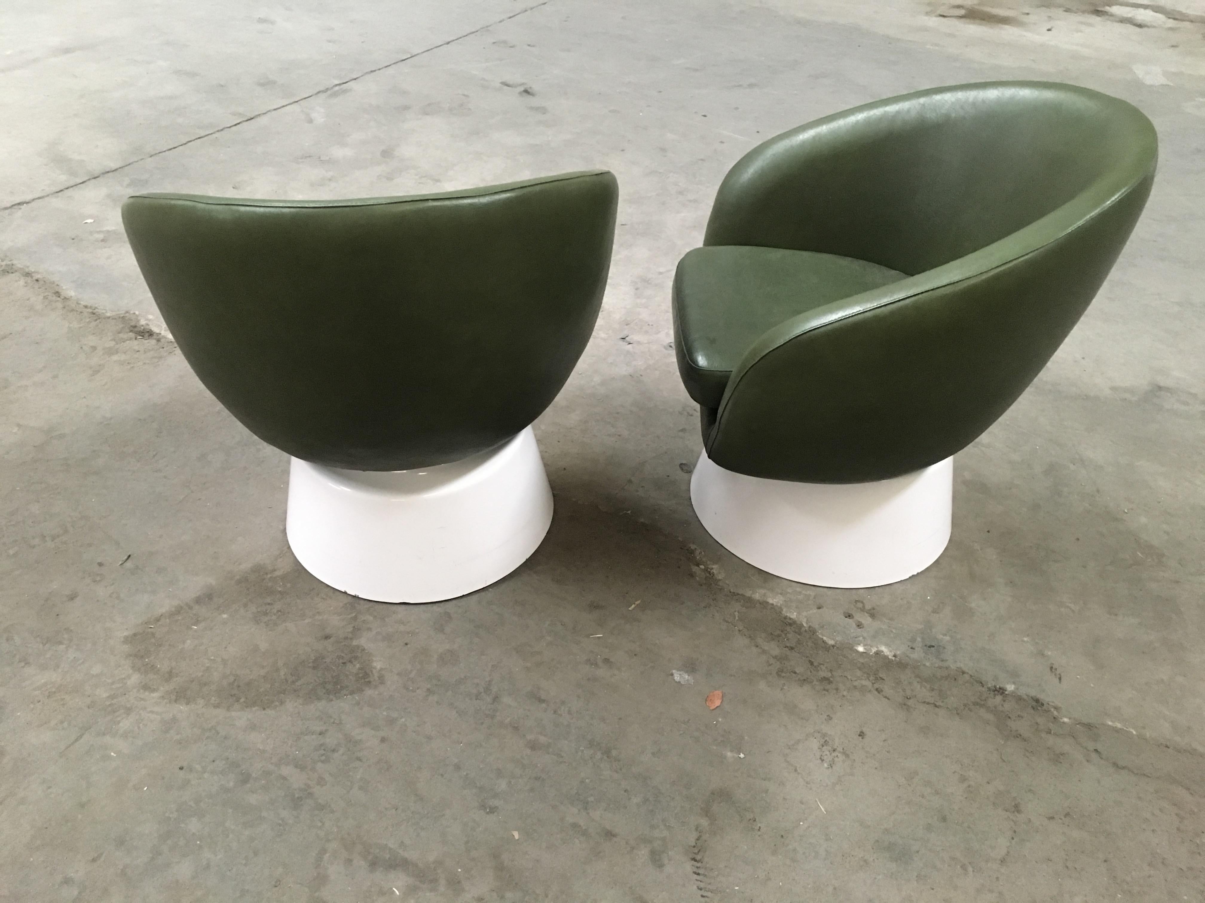 Mid-Century Modern Pair of Italian Armchairs with Wooden Base from 1970s 3