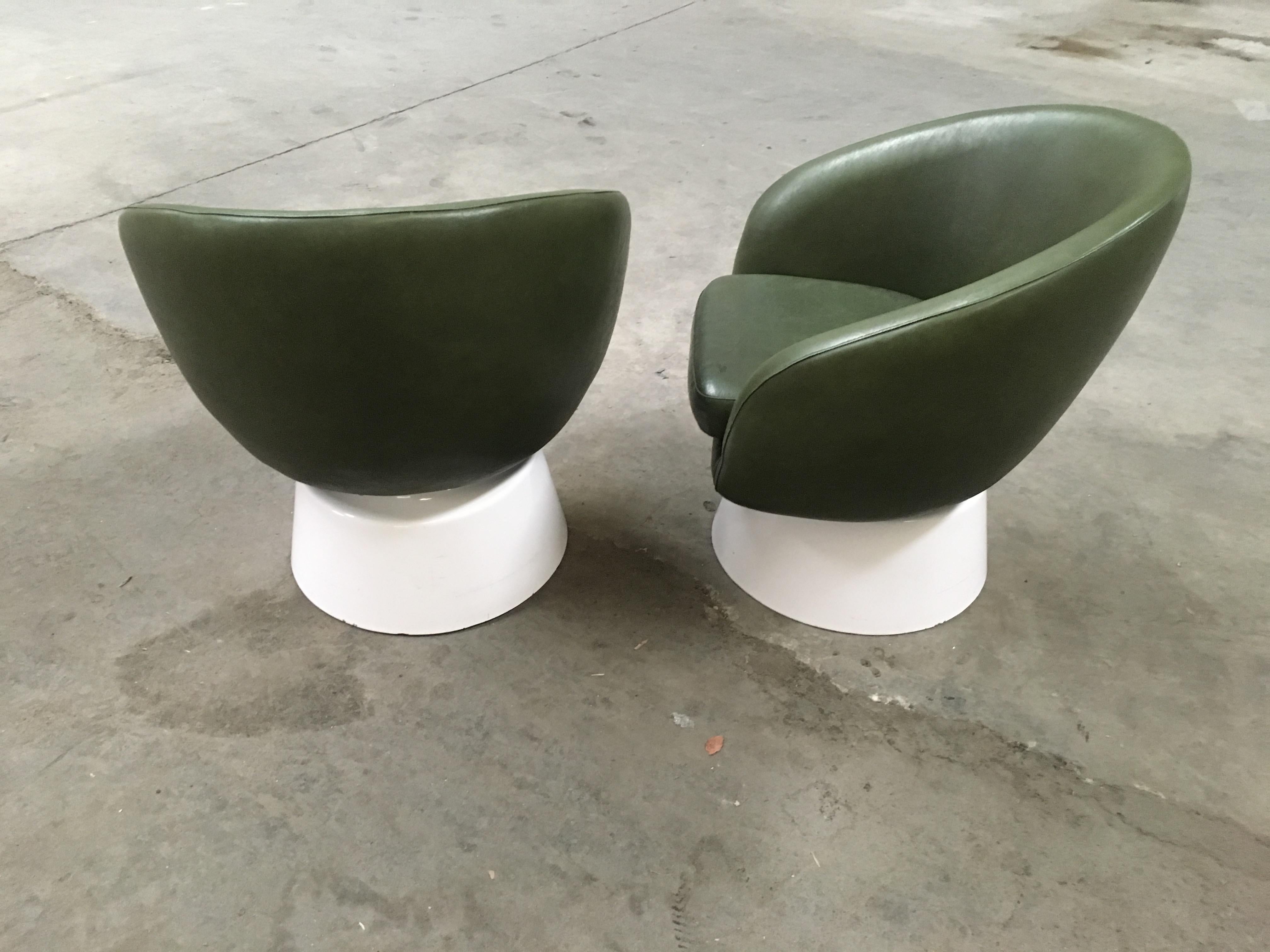 Mid-Century Modern Pair of Italian Armchairs with Wooden Base from 1970s 4