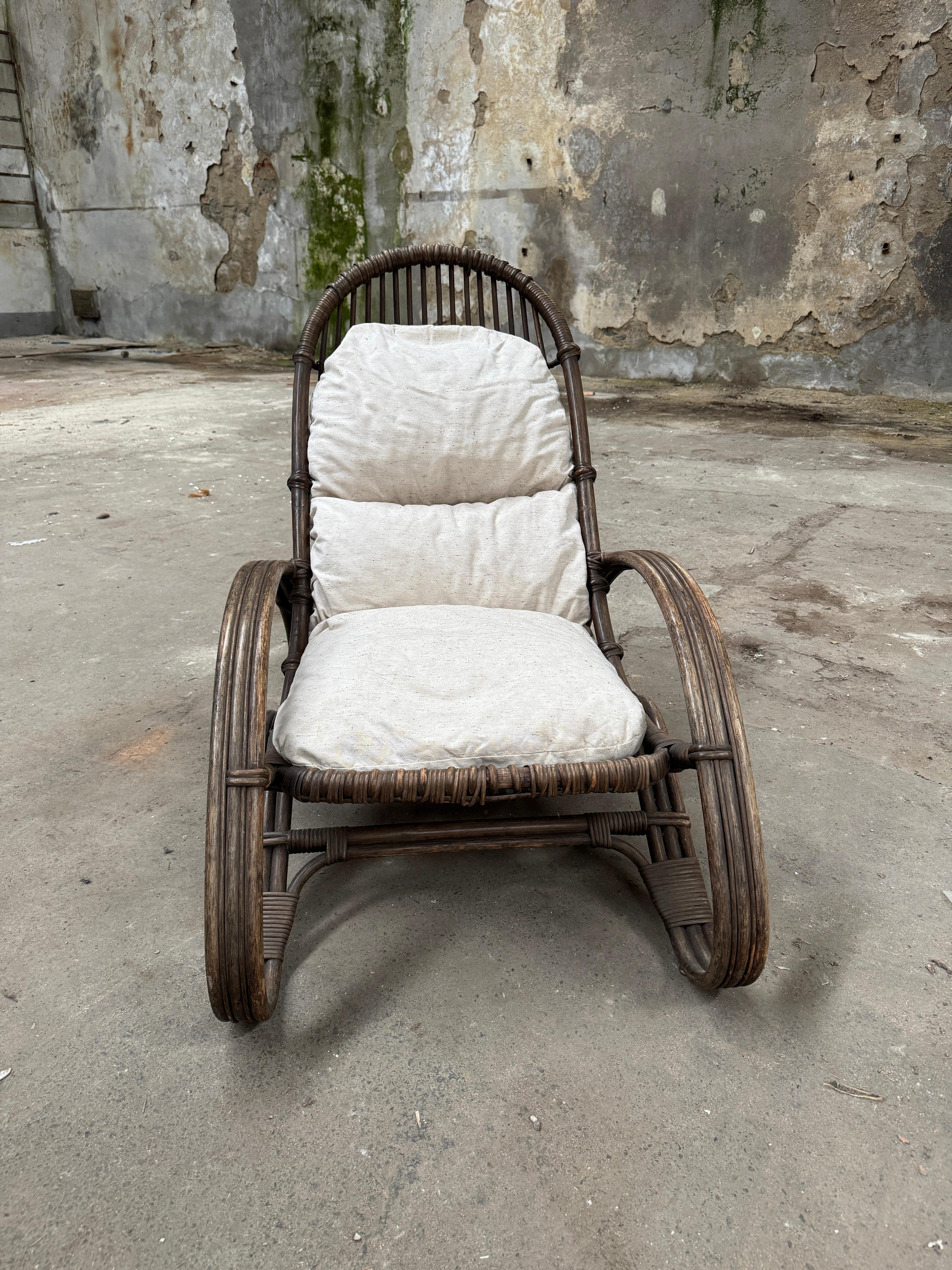 Mid-Century Modern Pair of Italian Bamboo and Rattan Armchairs by Tito Agnoli For Sale 5