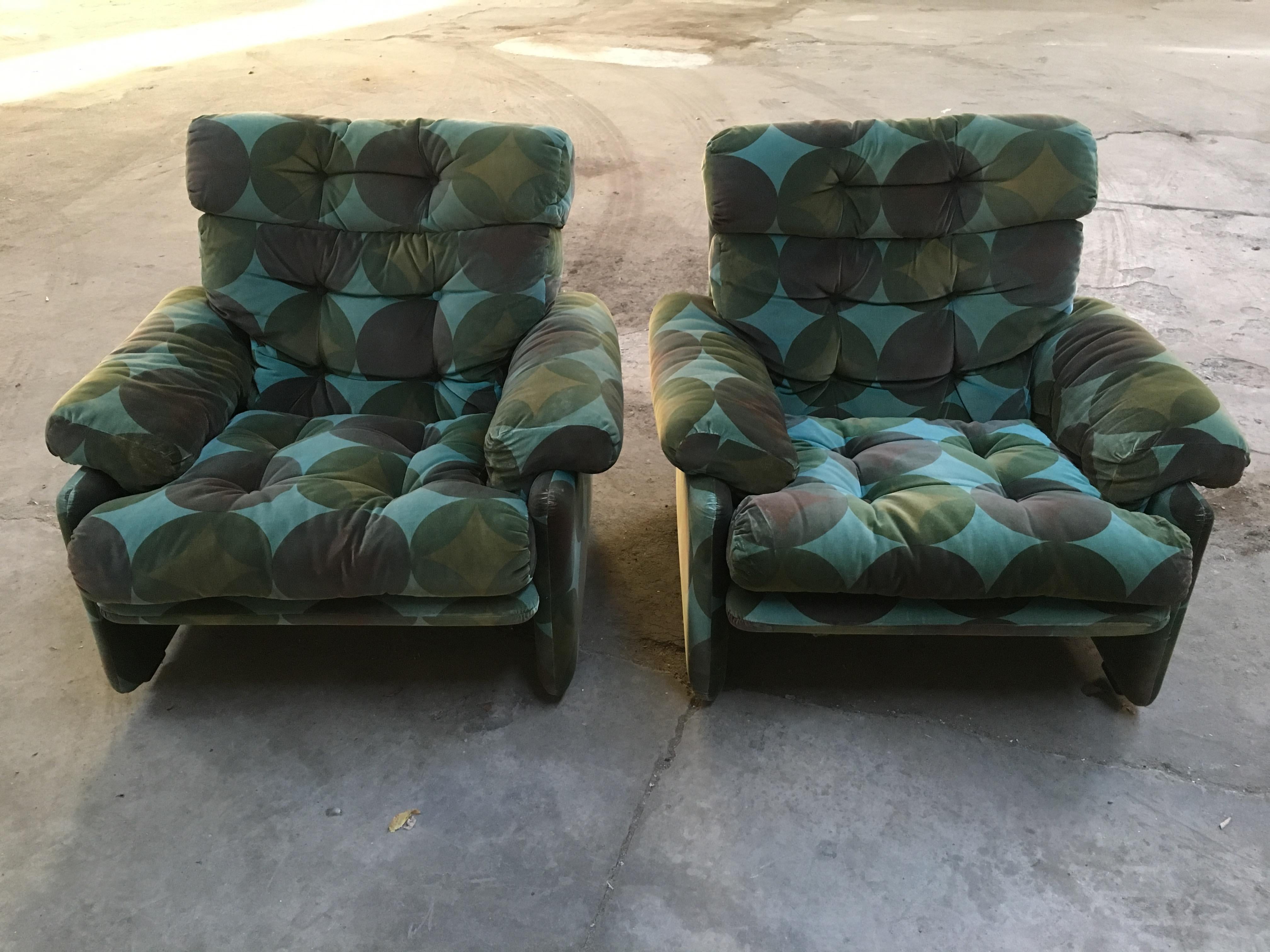 Mid-Century Modern pair of Italian C&B armchairs by Tobia Scarpa with original upholstery. 1970s.