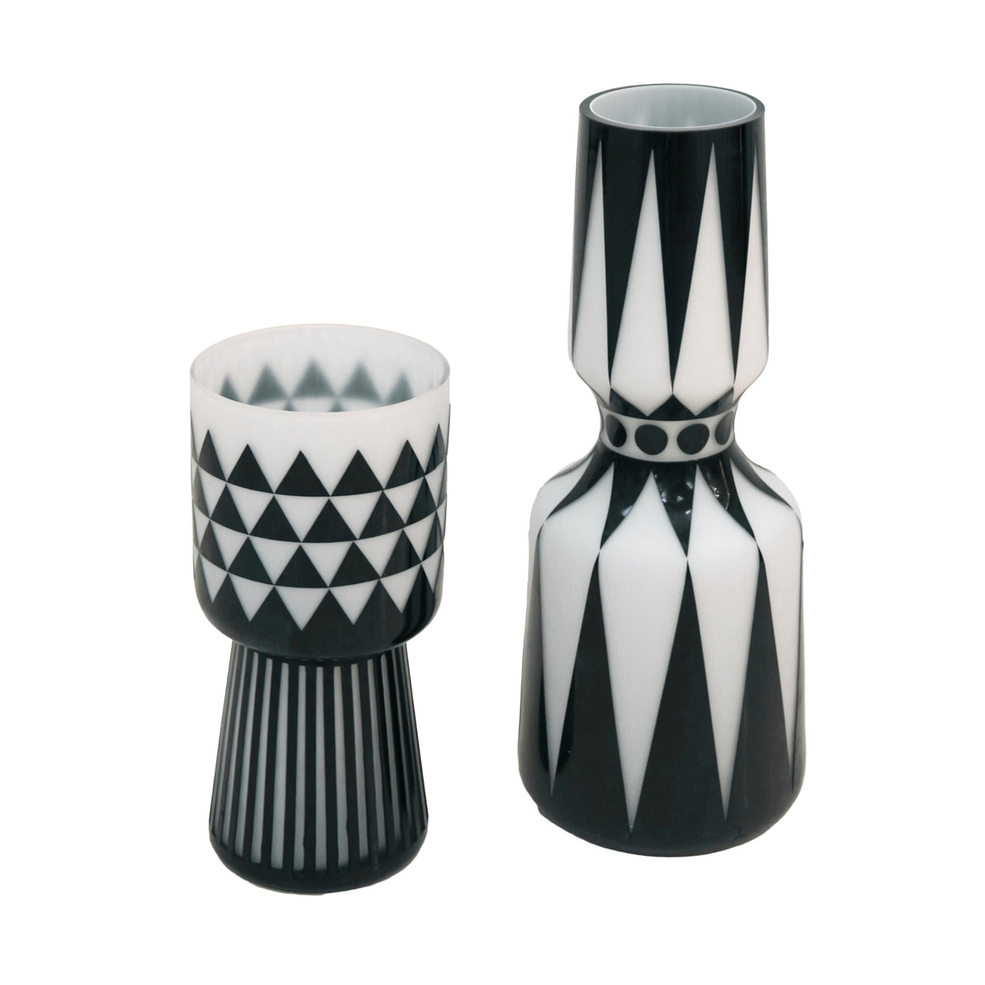 Hand-Carved Mid-Century Modern Pair of Italian Glass Vases with Hand Carved Geomtric Motif For Sale