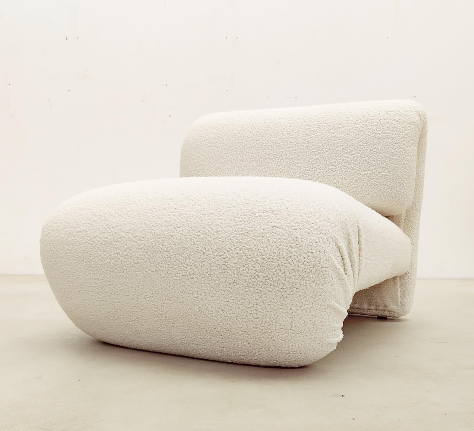 Mid-Century Modern Pair of Italian Lounge Chairs, White Boucle Fabric, 1960s 6